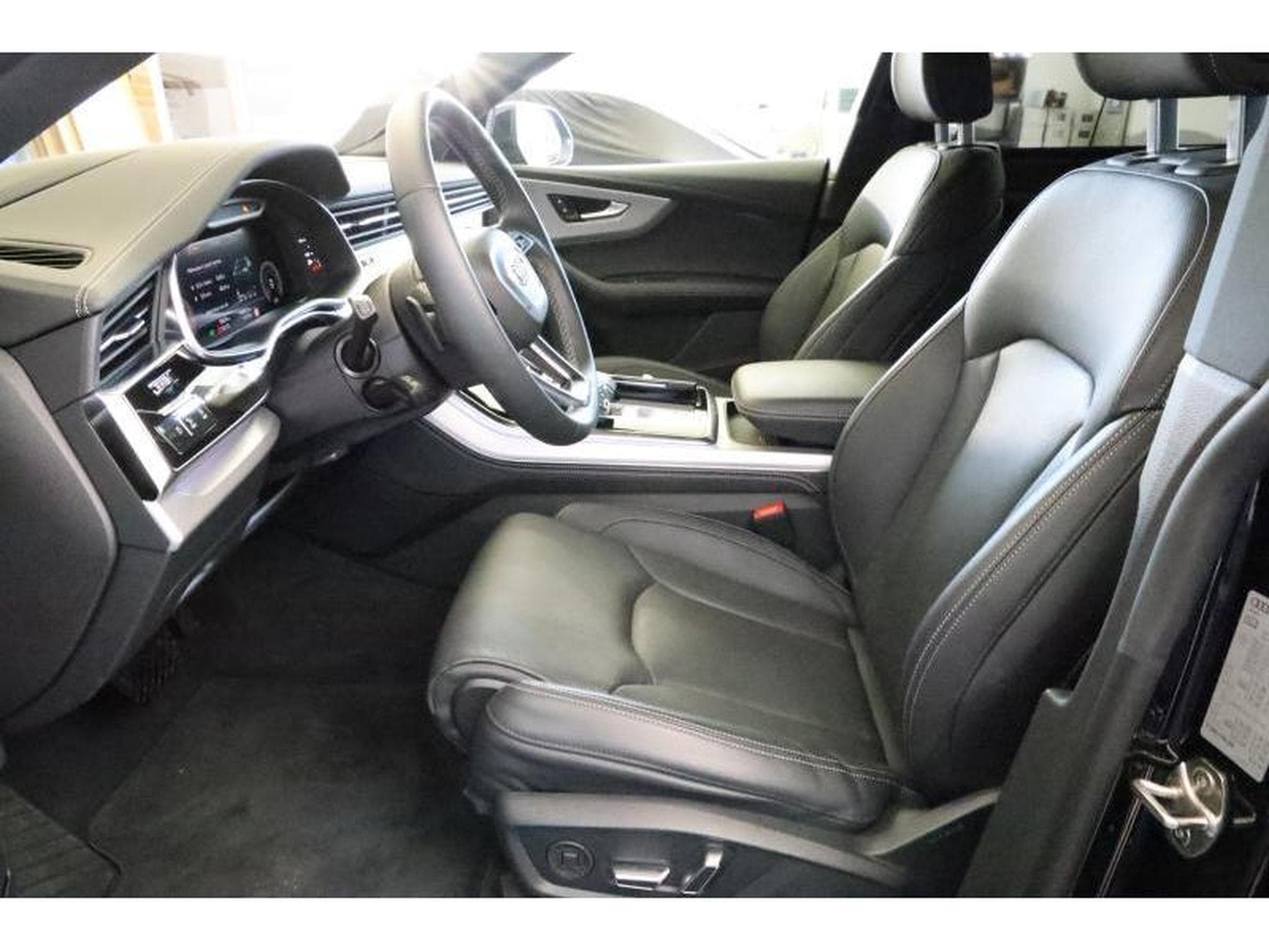 Audi Q8 50 TDI (2024) - Photo 13