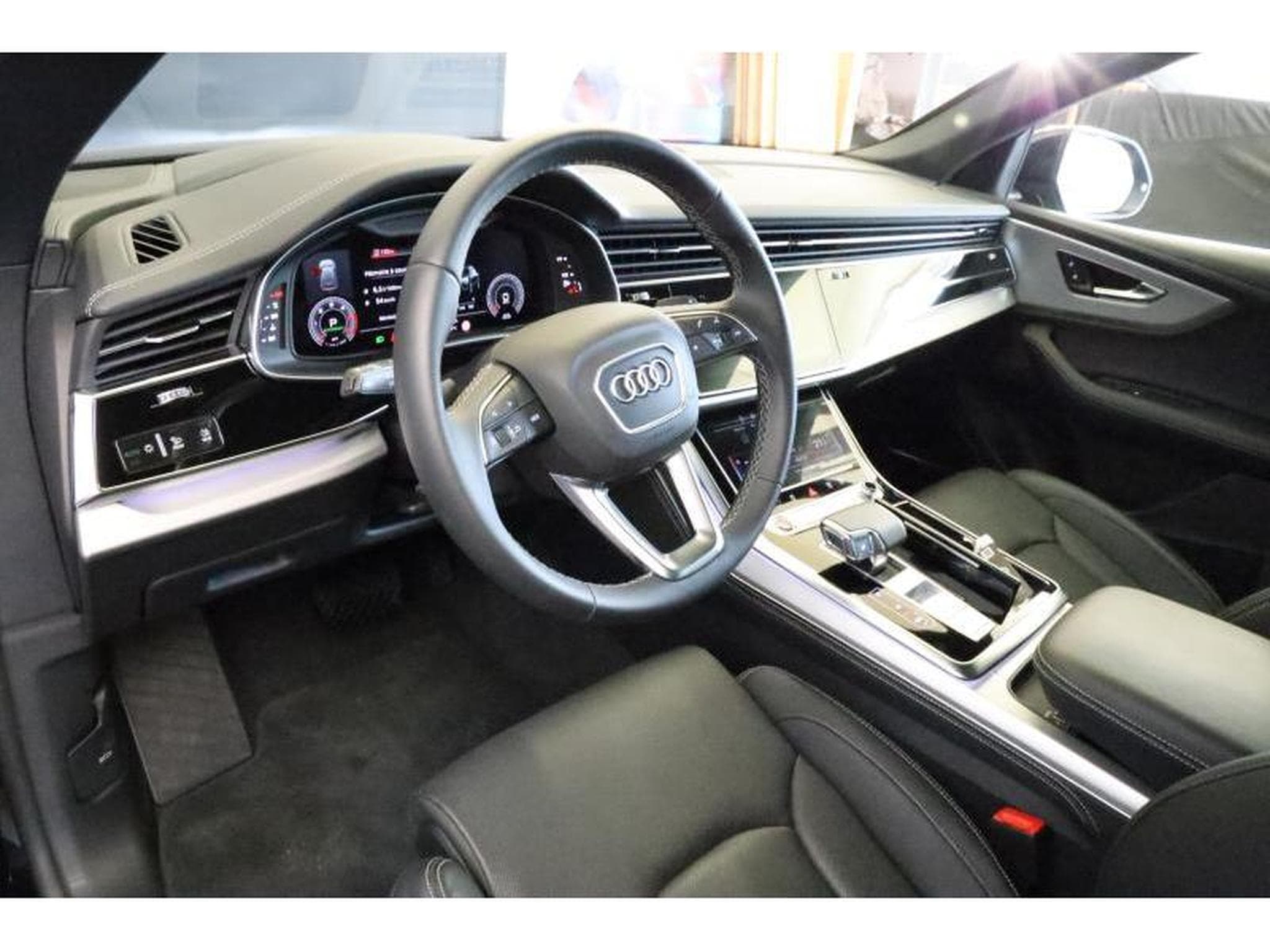 Audi Q8 50 TDI (2024) - Photo 14