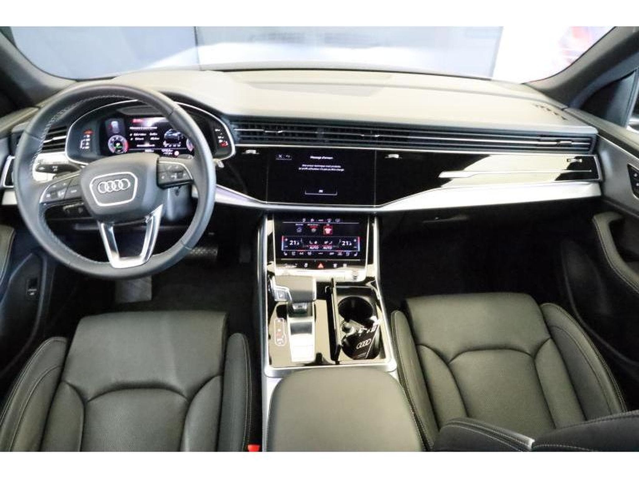 Audi Q8 50 TDI (2024) - Photo 2