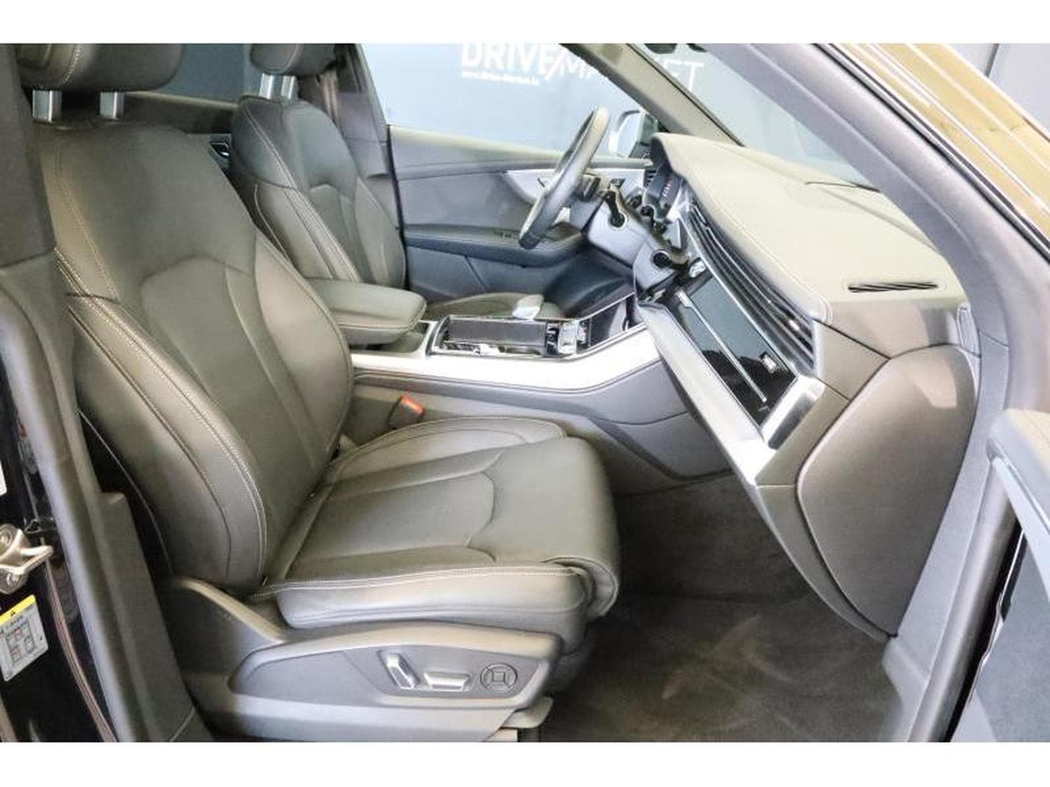 Audi Q8 50 TDI (2024) - Photo 9