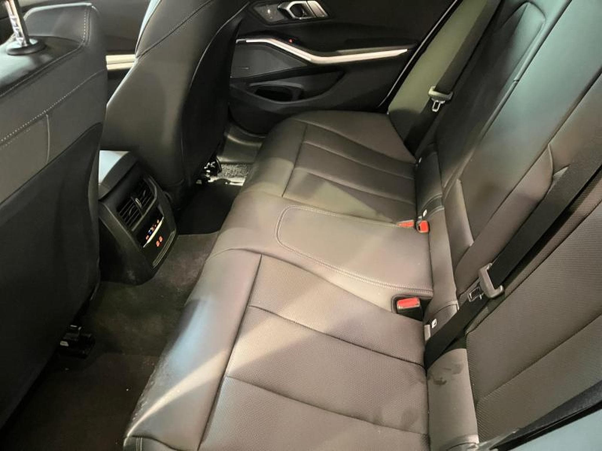 BMW 320 320d xDrive Touring M Sport (2025) - Photo 13