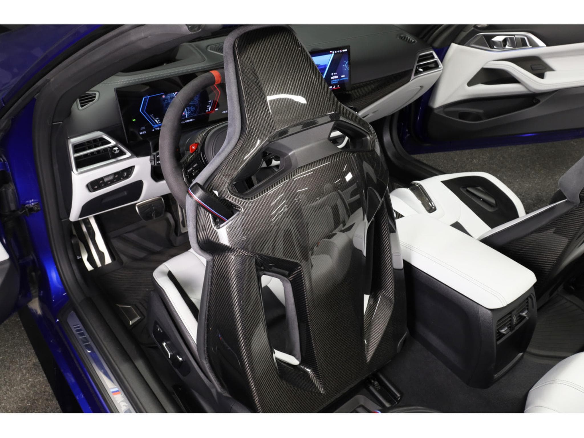 BMW M4 Compétition Cabriolet X-DRIVE G83 - BMW INDIVIDUAL (2025) - Photo 6