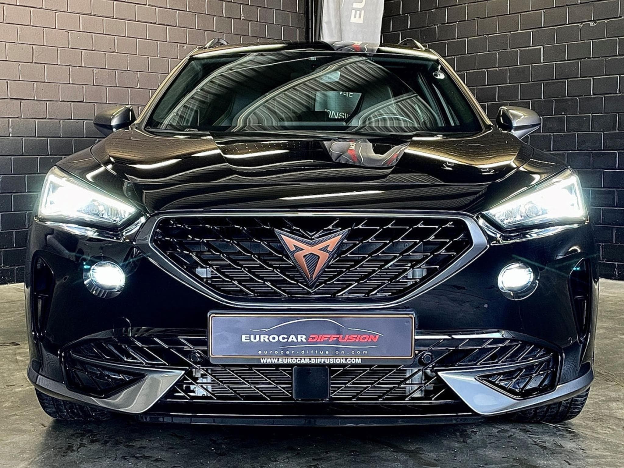 Cupra Formentor VZ 245CV eHybrid  PHEV DSG6 *ATTELAGE *HAYON* *360°* (2024) - Photo 2