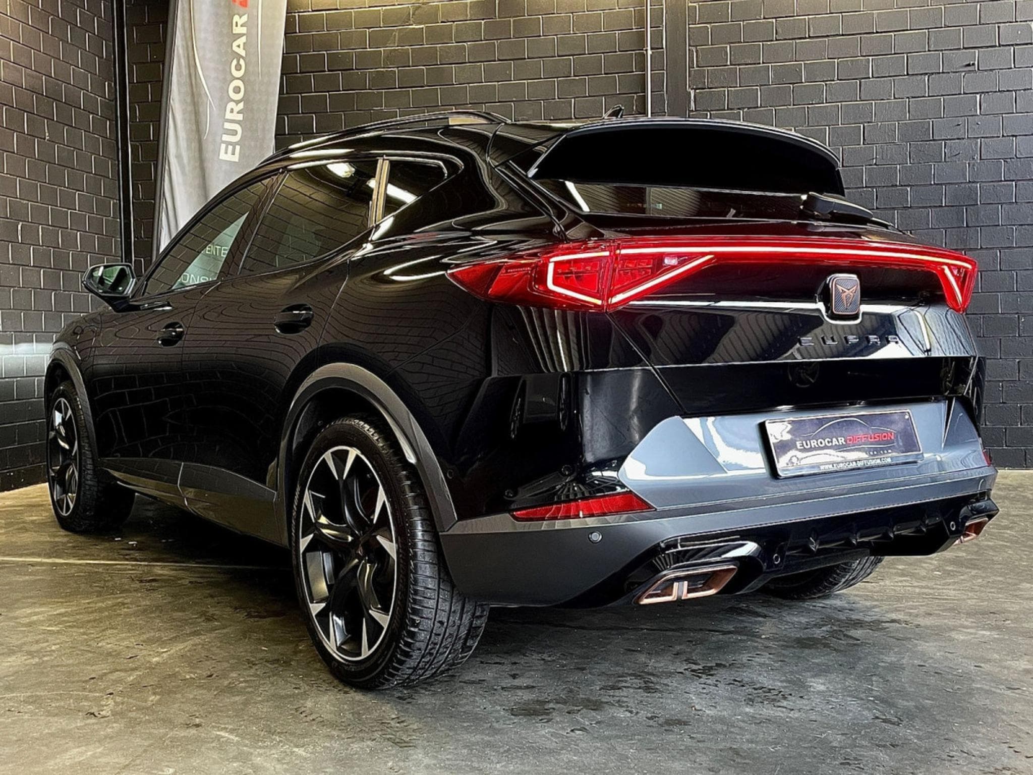 Cupra Formentor VZ 245CV eHybrid  PHEV DSG6 *ATTELAGE *HAYON* *360°* (2024) - Photo 4