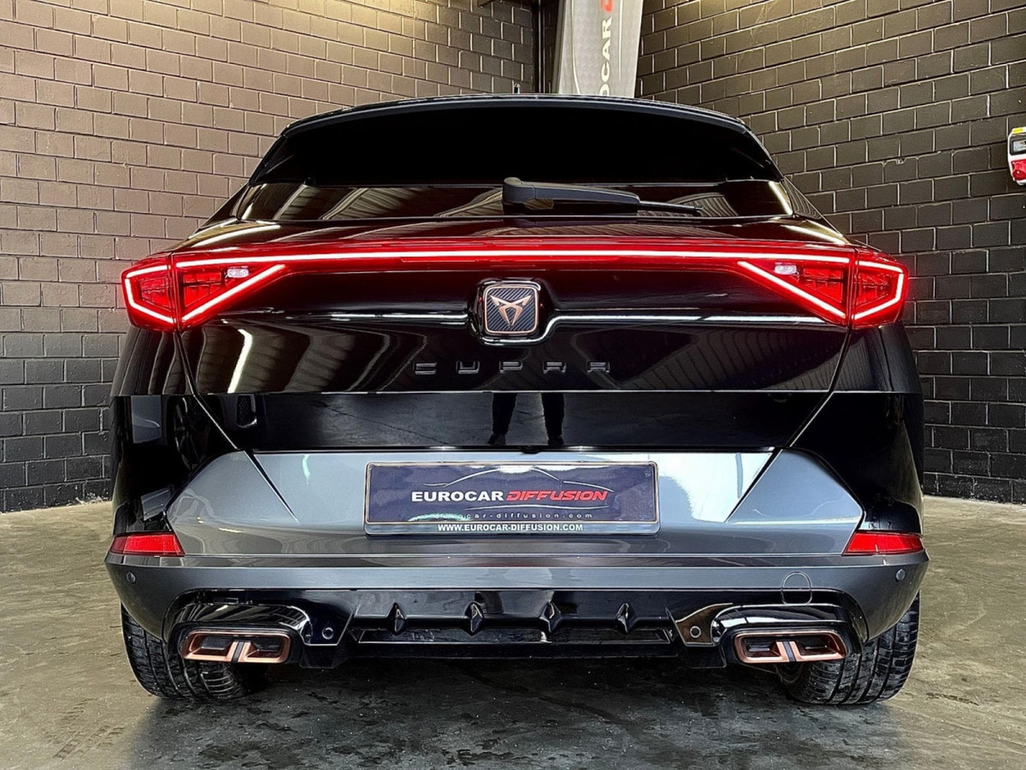 Cupra Formentor VZ 245CV eHybrid  PHEV DSG6 *ATTELAGE *HAYON* *360°* (2024) - Photo 5
