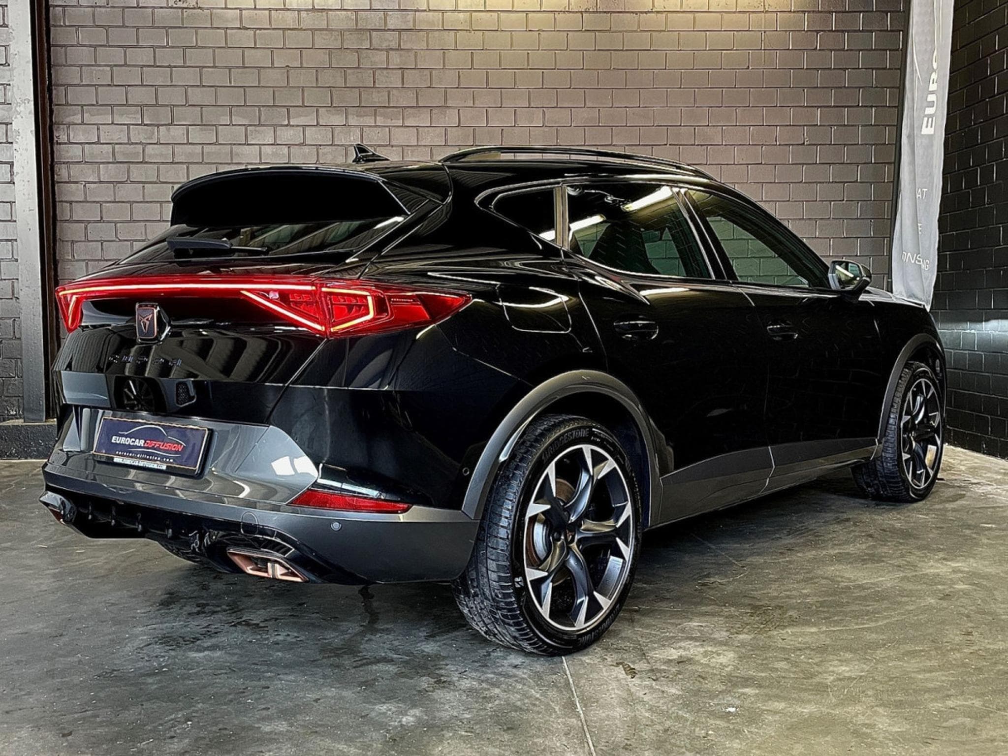 Cupra Formentor VZ 245CV eHybrid  PHEV DSG6 *ATTELAGE *HAYON* *360°* (2024) - Photo 6