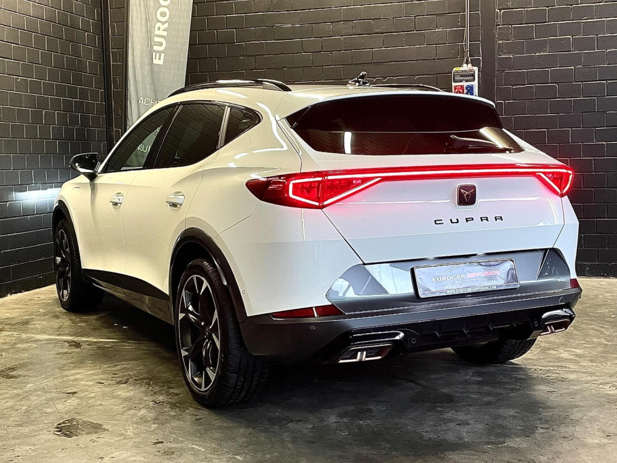 Cupra Formentor VZ 245CV eHybrid  PHEV DSG6 *ATTELAGE *HAYON* *360°* MATRIX (2024) - Photo 4