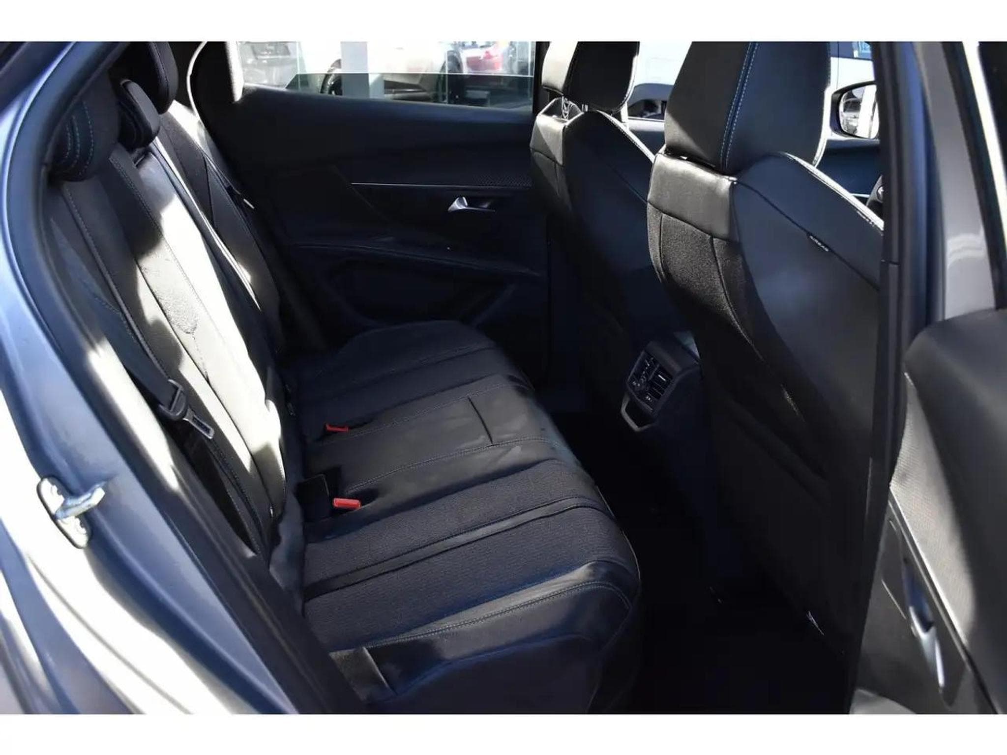 Peugeot 3008 (2024) - Photo 8