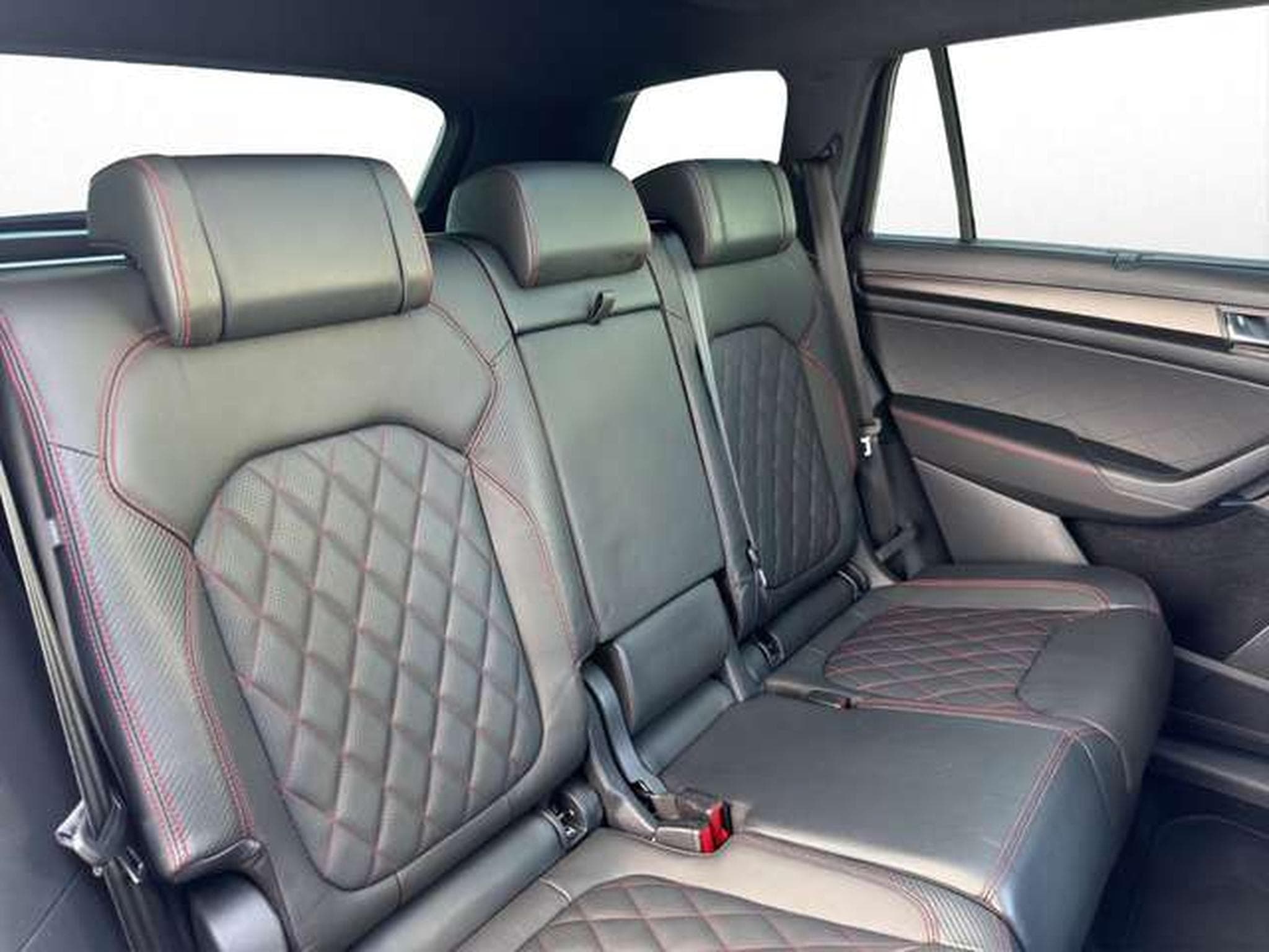 Skoda Kodiaq RS 4x4/Canton/AHK/360°/Pano/Matrix (2022) - Photo 17
