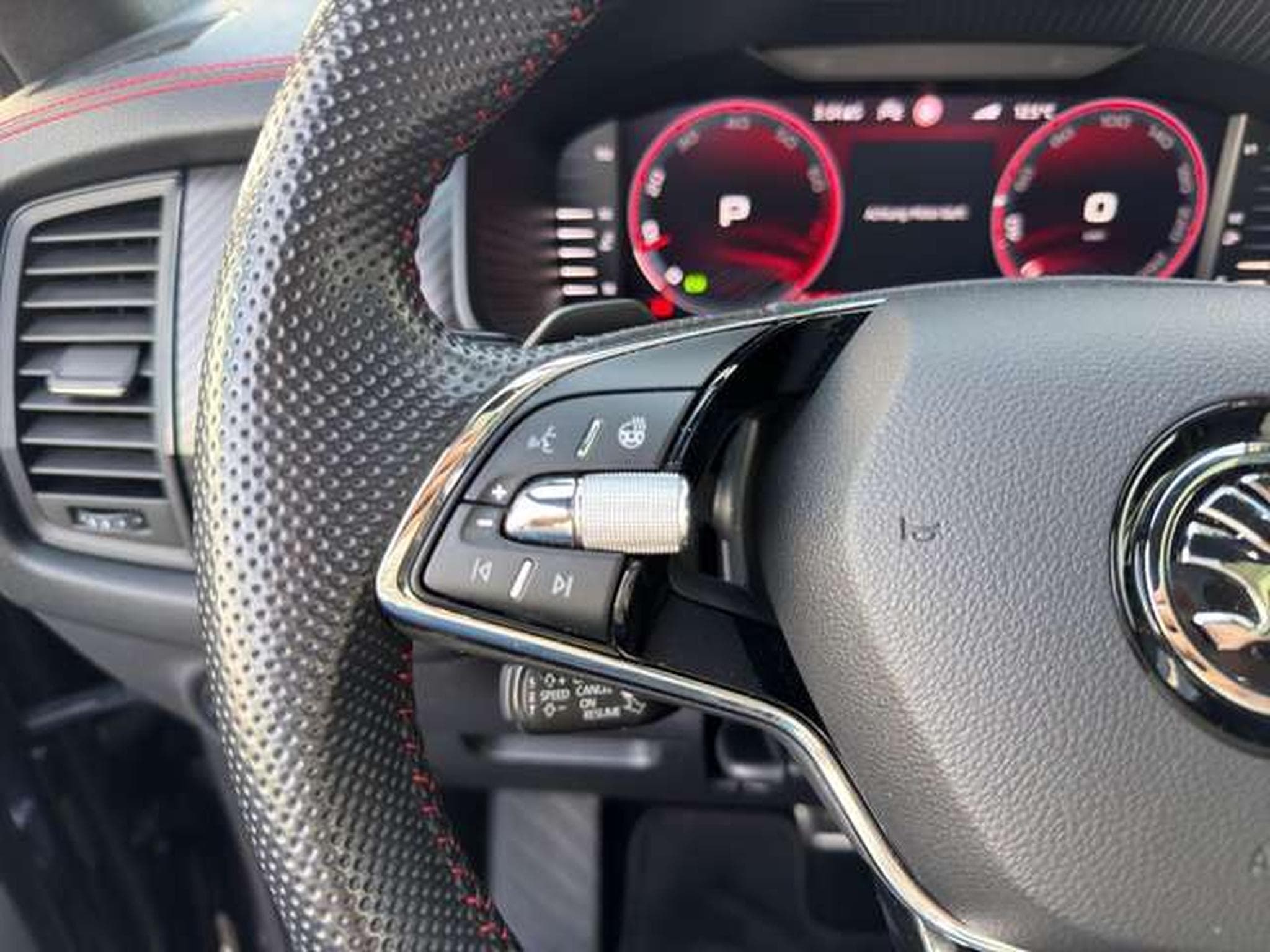Skoda Kodiaq RS 4x4/Canton/AHK/360°/Pano/Matrix (2022) - Photo 27