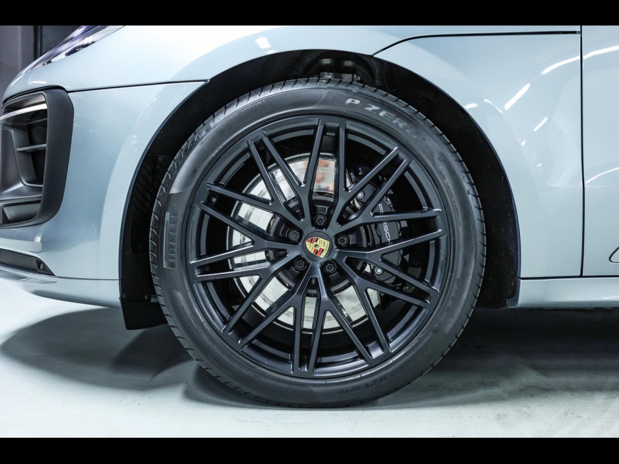 Porsche Macan III GTS PDK – DOLOMITSILVER METALLIC (2023) - Photo 7