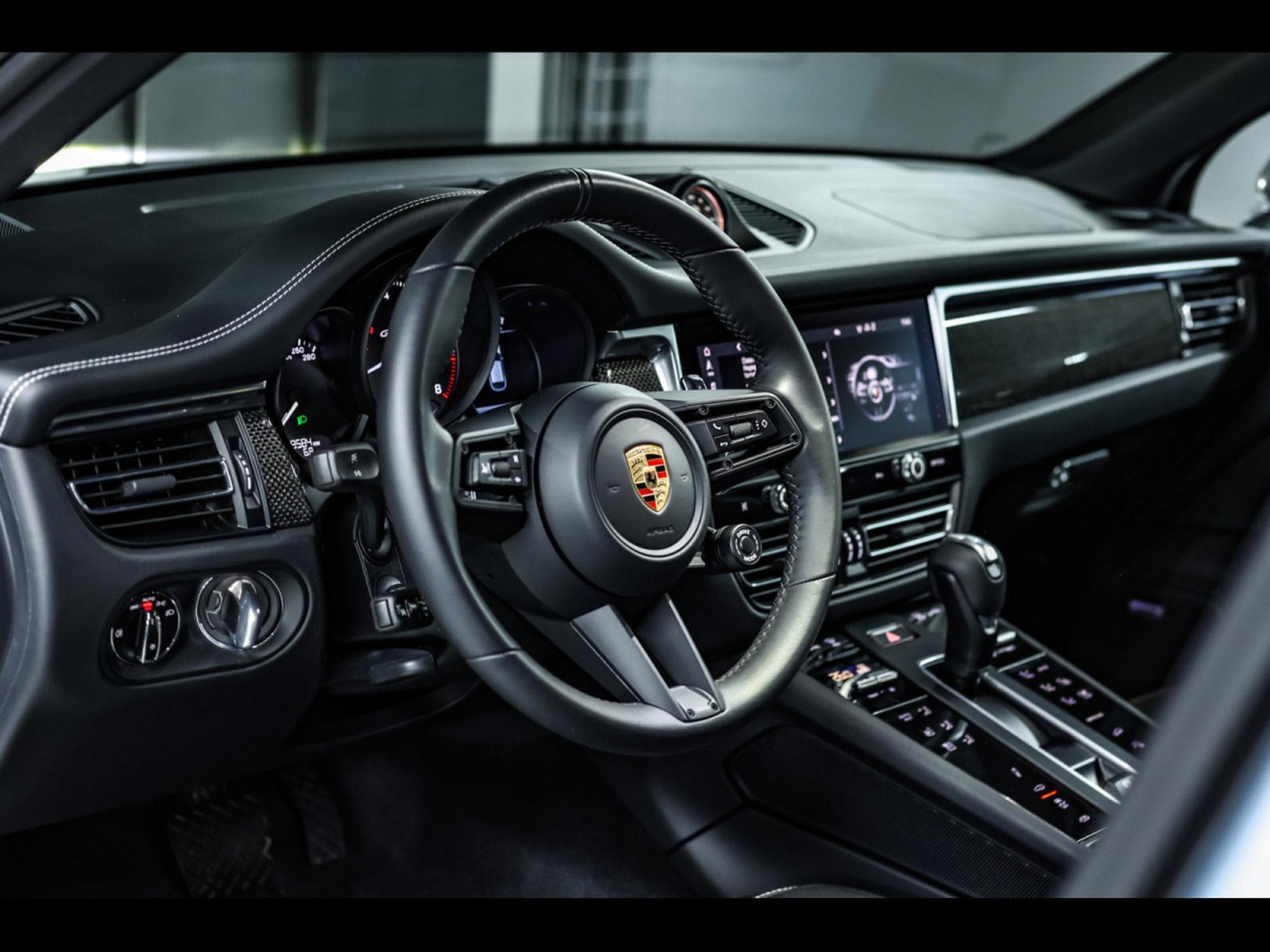 Porsche Macan III GTS PDK – DOLOMITSILVER METALLIC (2023) - Photo 9