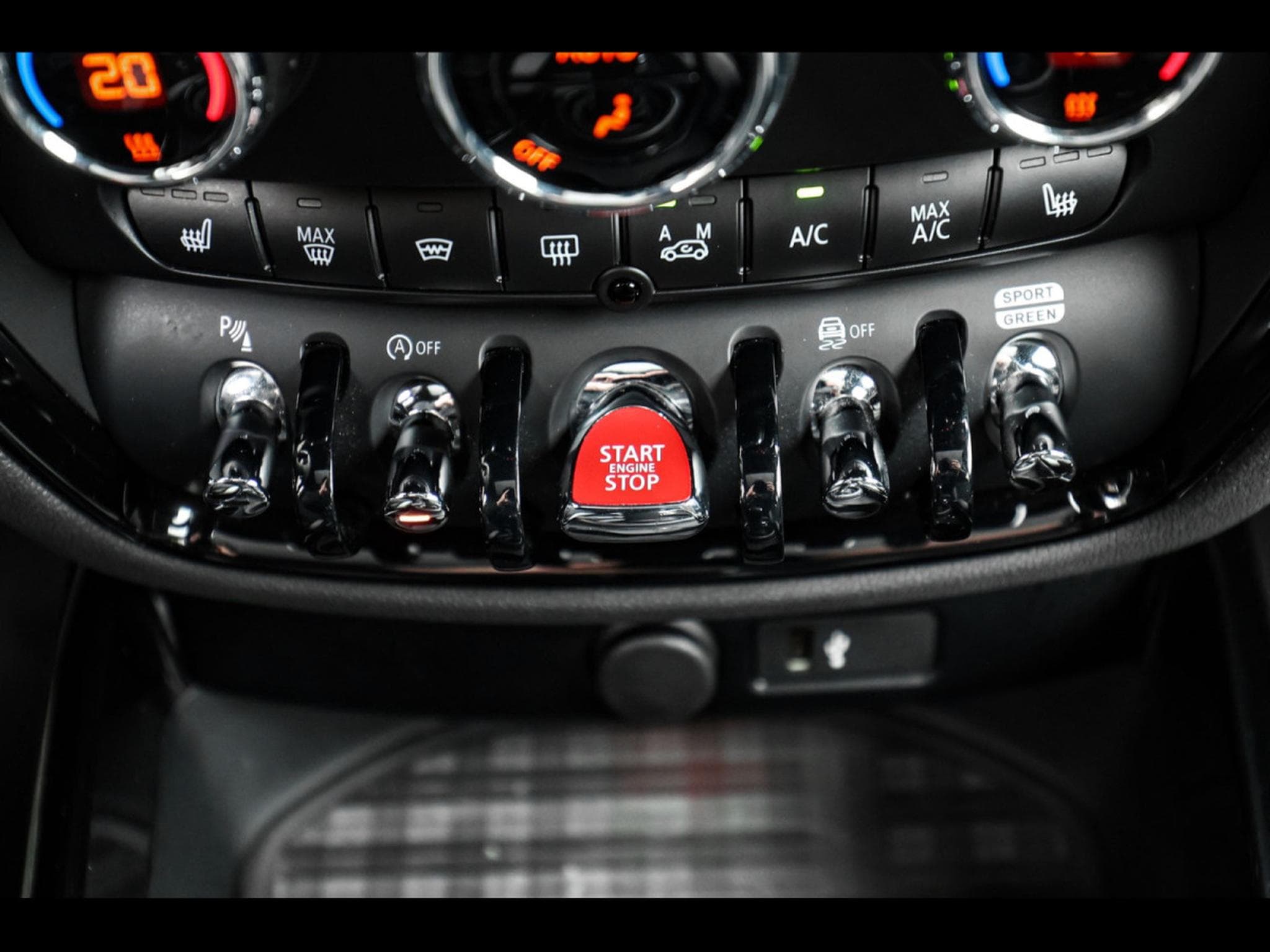 Mini Clubman Cooper JOHN COOPER WORKS ALL4 - MIDNIGHT BLACK II (2022) - Photo 20