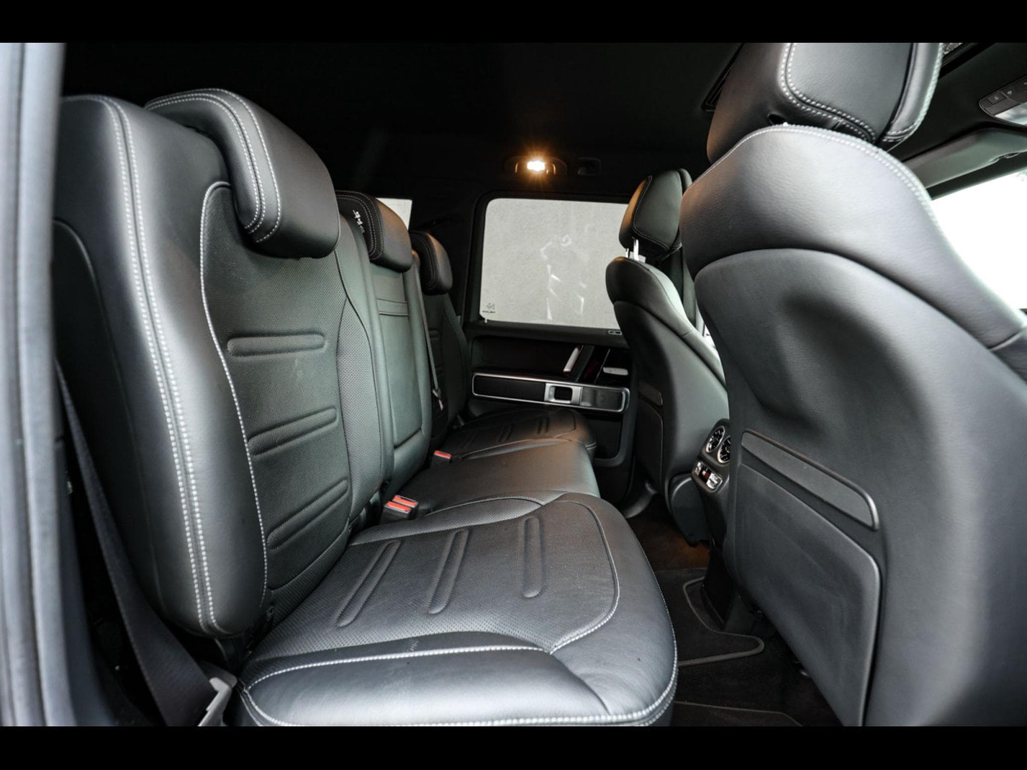 Mercedes G 500 AMG-LINE – PACK NIGHT (2020) - Photo 14