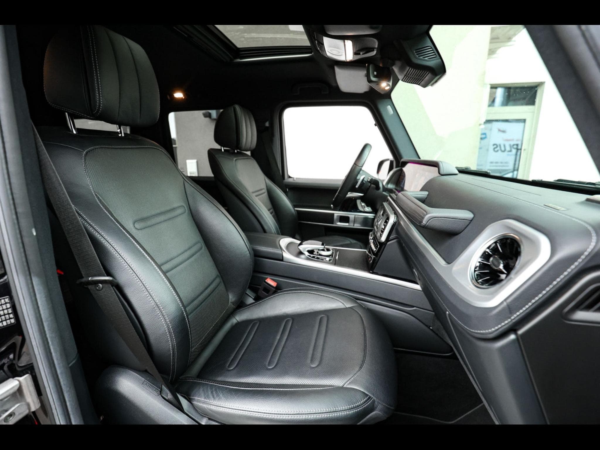 Mercedes G 500 AMG-LINE – PACK NIGHT (2020) - Photo 16