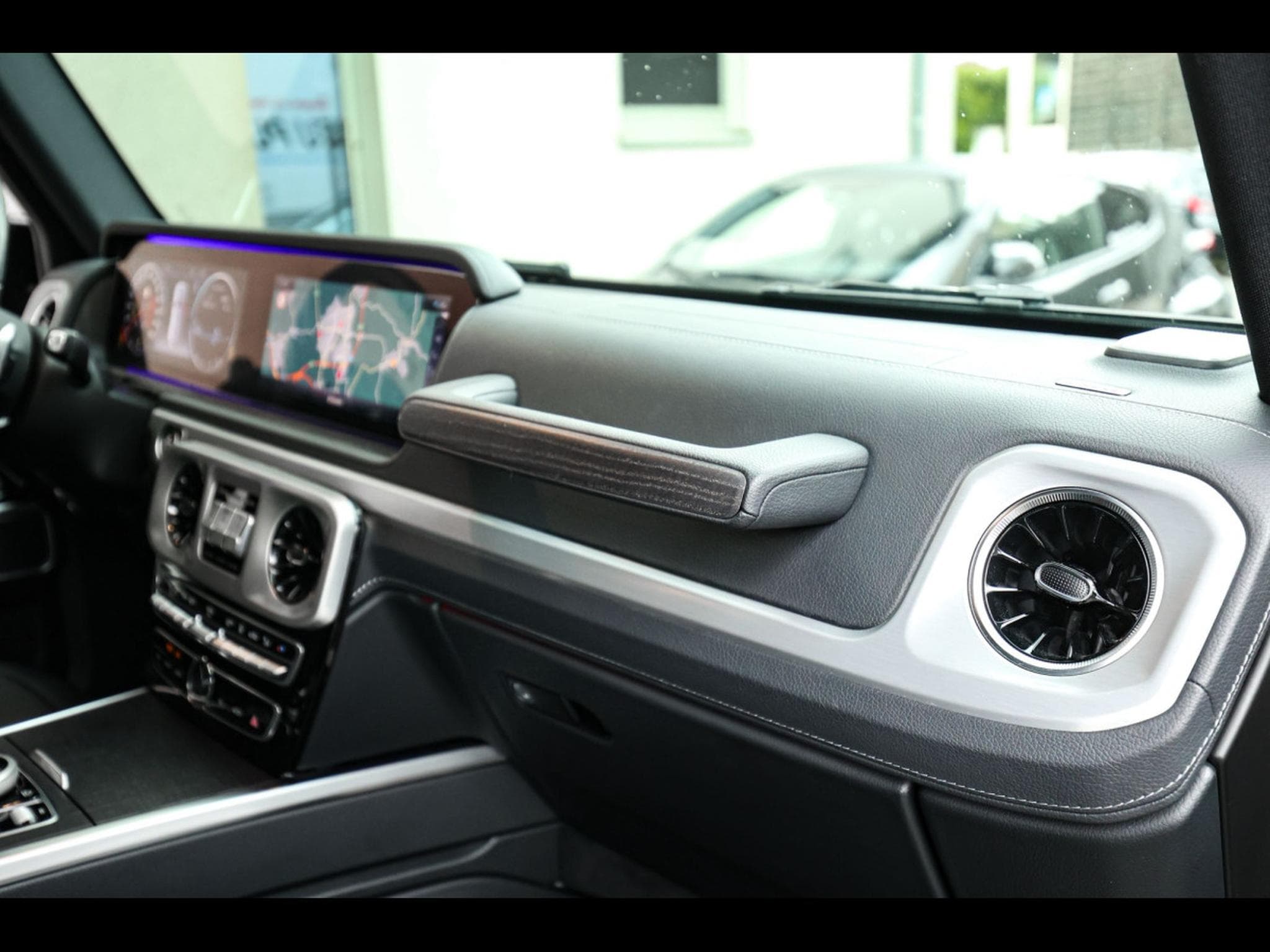 Mercedes G 500 AMG-LINE – PACK NIGHT (2020) - Photo 20
