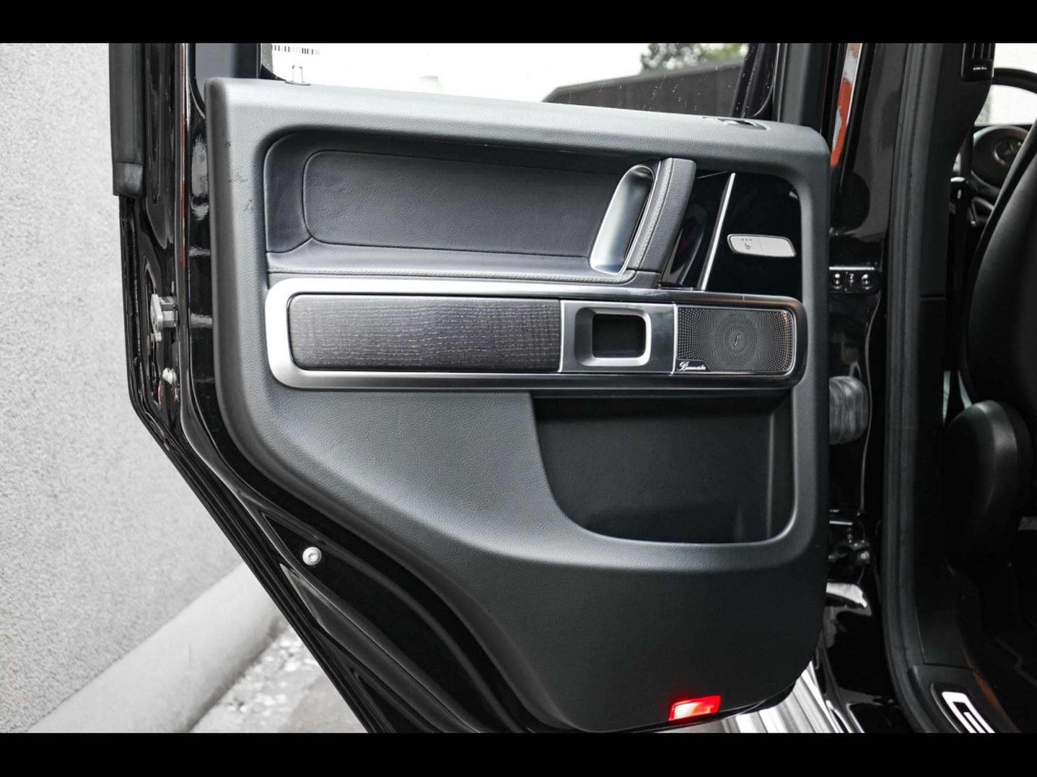 Mercedes G 500 AMG-LINE – PACK NIGHT (2020) - Photo 22