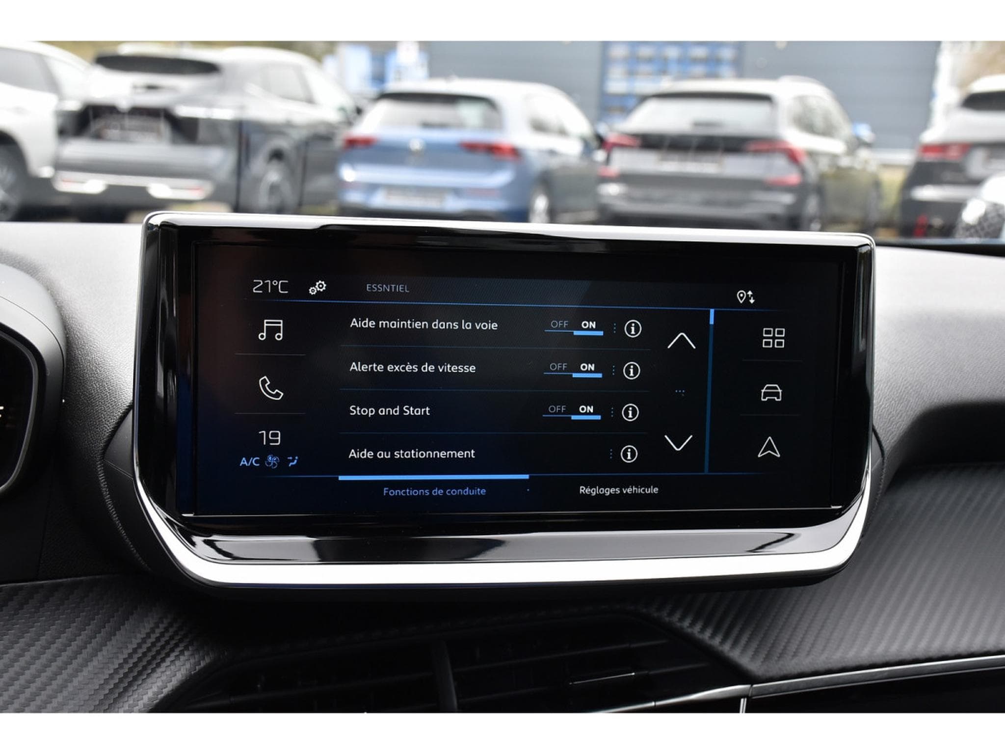 Peugeot 2008 1.2 Hybrid 145 e-DCS6 Style REGUL LANE PDC 1° MAIN (2025) - Photo 12