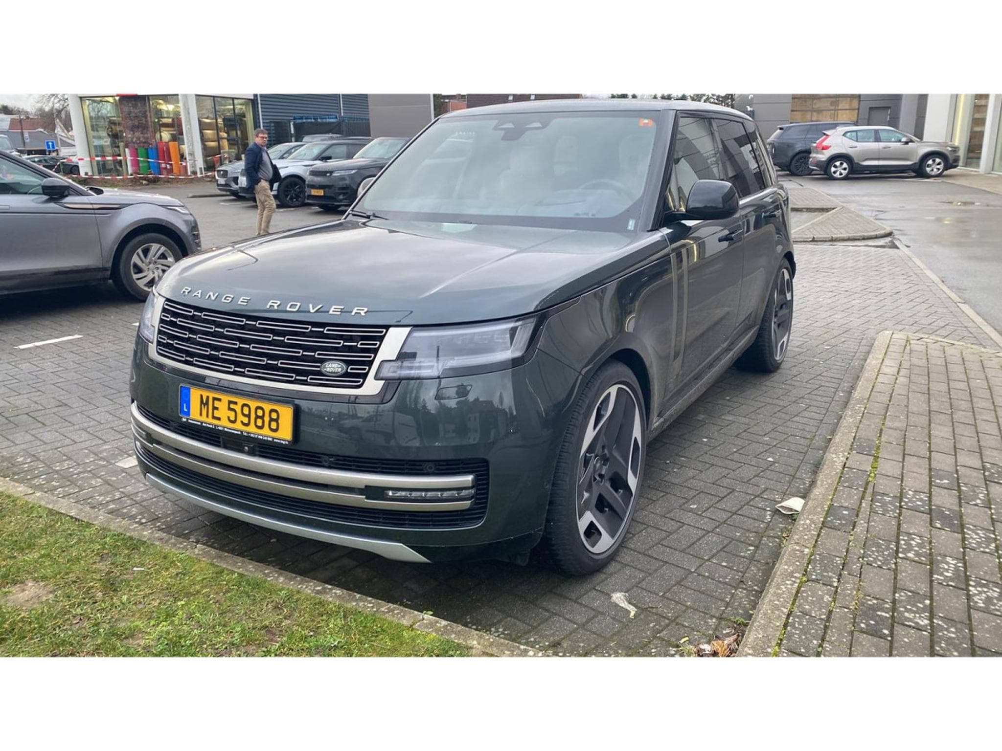 Land-Rover Range Rover SE HSE P530 Full options 2nd SET je jantes 23 KAHN (2024) - Photo 1