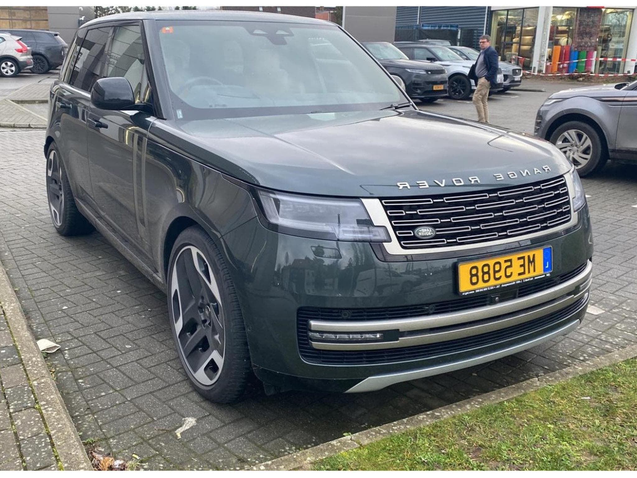 Land-Rover Range Rover SE HSE P530 Full options 2nd SET je jantes 23 KAHN (2024) - Photo 2