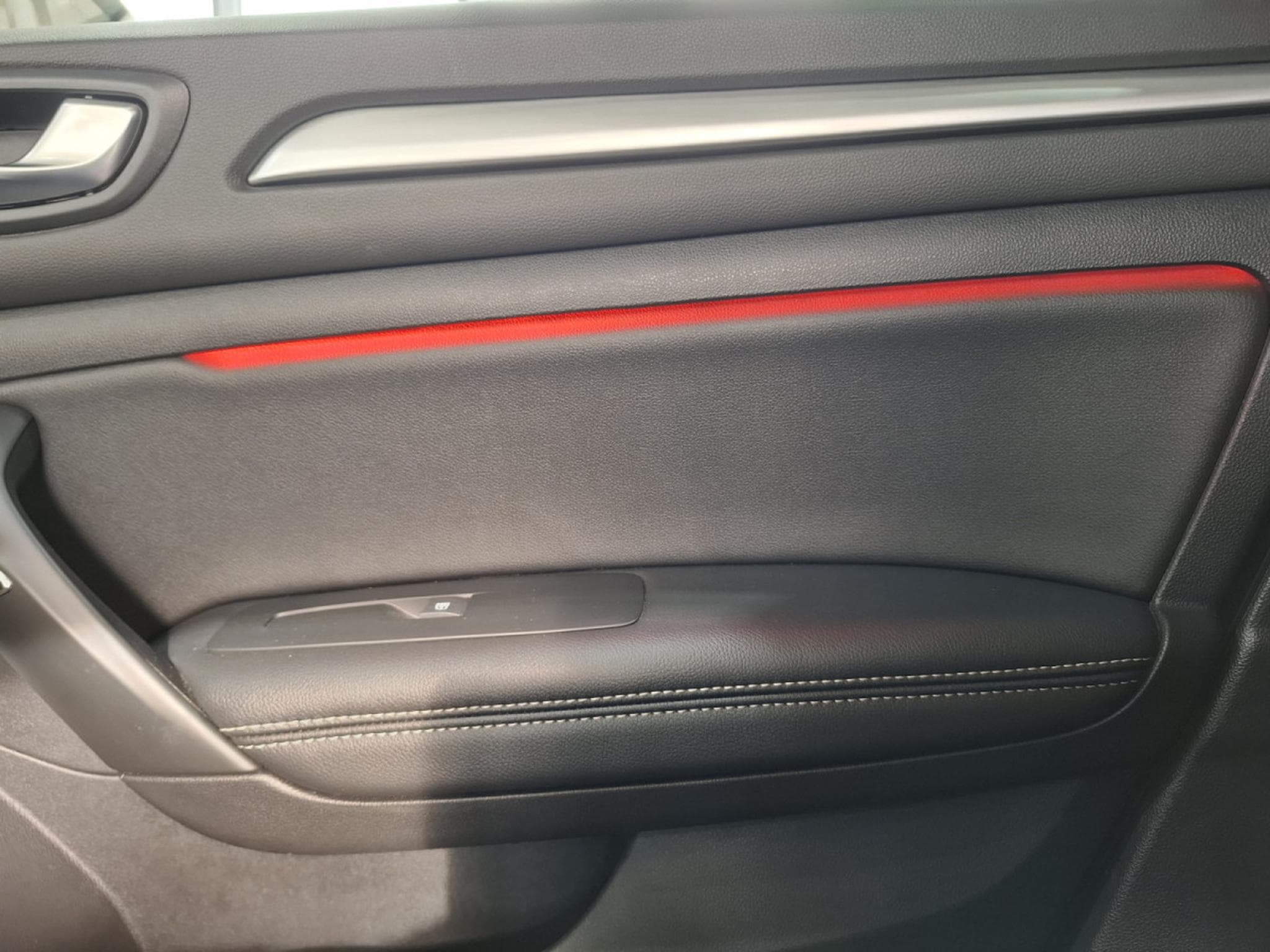 Renault Megane Intens dCi 115, CUIR, NAVI, CAMERA, LED, COCKPIT, HEAD-UP-DI (2021) - Photo 13