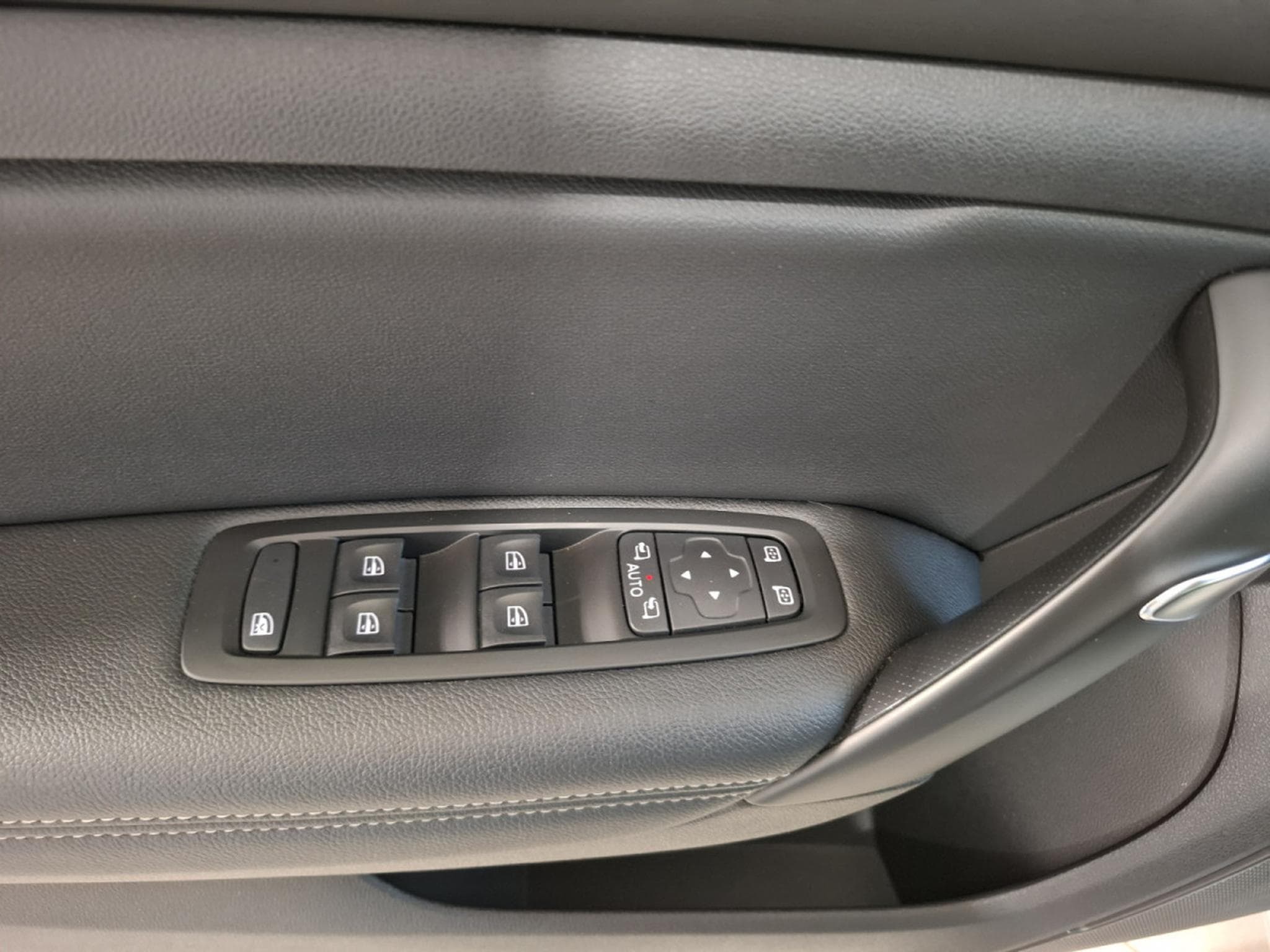 Renault Megane Intens dCi 115, CUIR, NAVI, CAMERA, LED, COCKPIT, HEAD-UP-DI (2021) - Photo 16