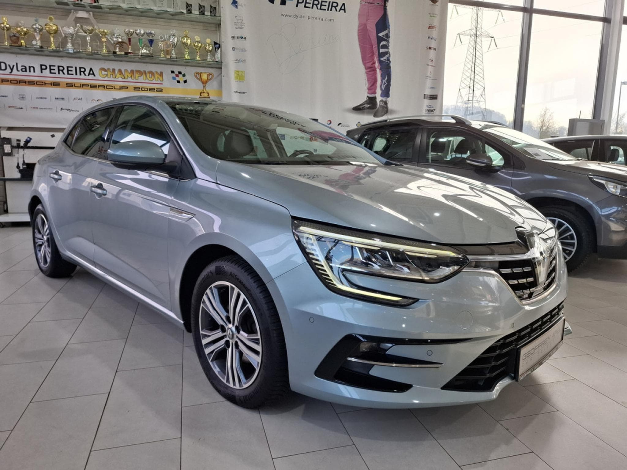 Renault Megane Intens dCi 115, CUIR, NAVI, CAMERA, LED, COCKPIT, HEAD-UP-DI (2021) - Photo 4