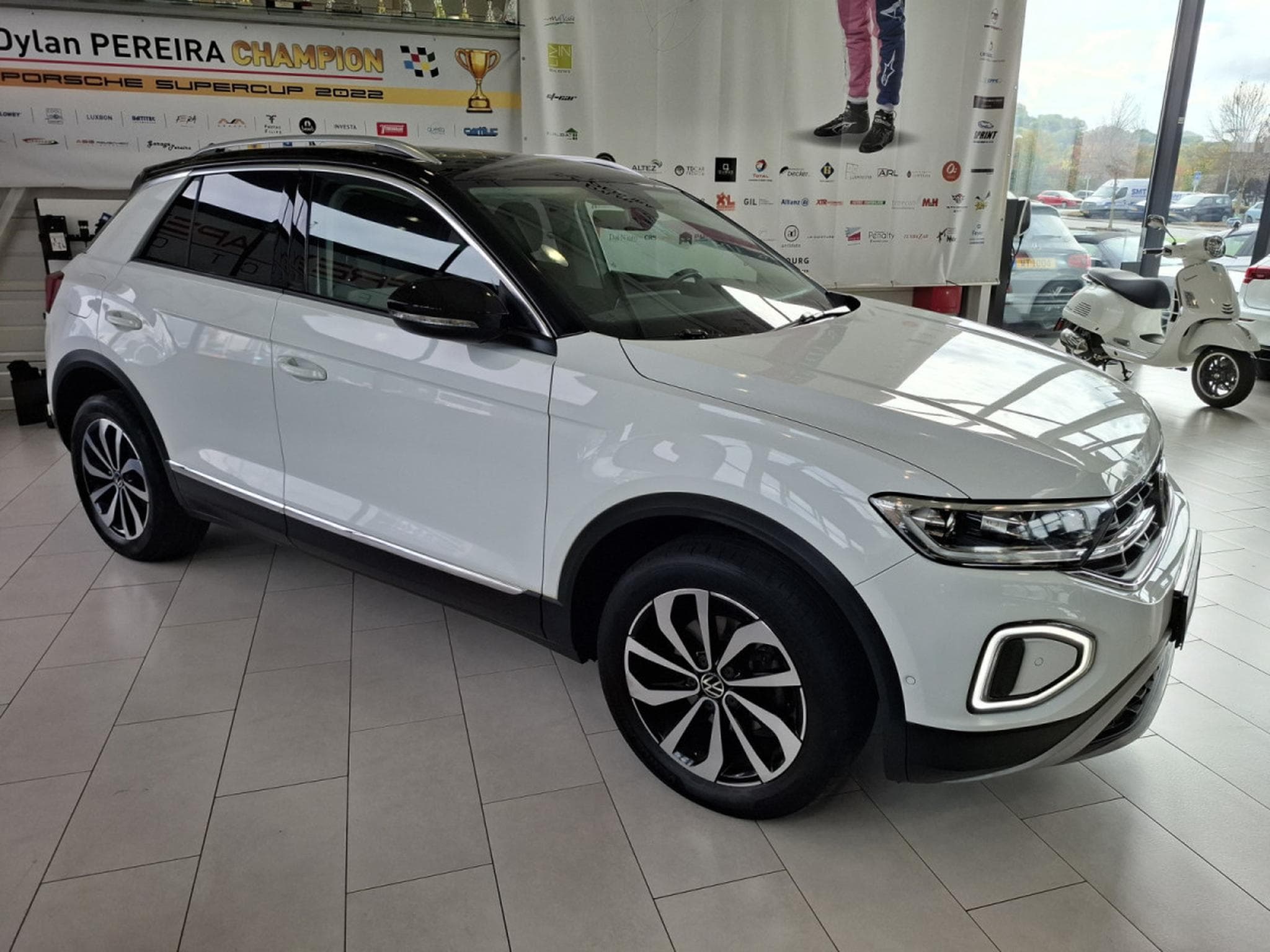 VW T-Roc 1.5 TSI 150 DSG STYLE,1 HAND,VIRTUAL,KAMERA,NAVI,CARPLAY,LED (2022) - Foto 4