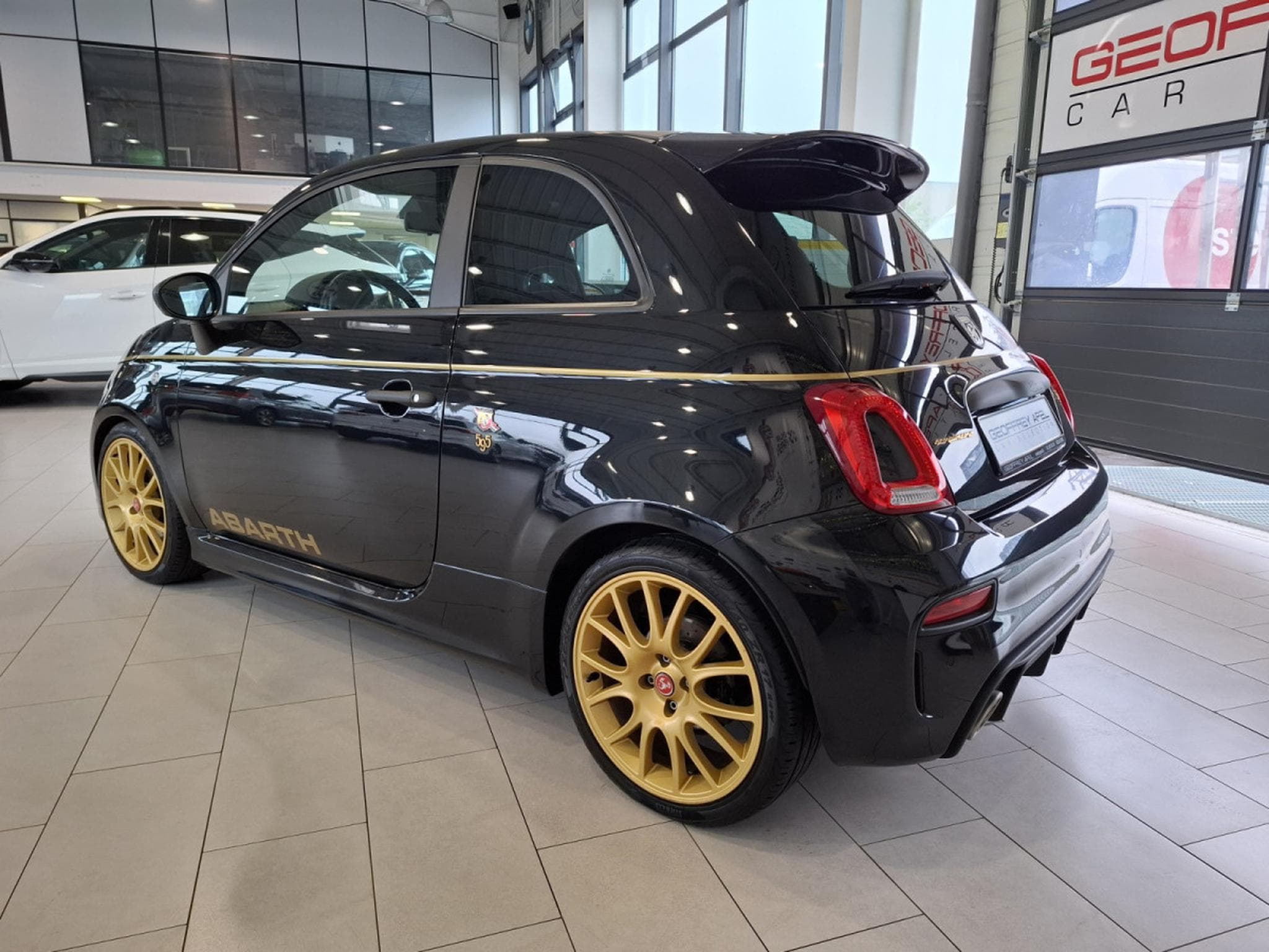 Abarth 595 1.4 T-JET 165 SCORPIONEORO 1 OF 2000 BEATS CUIR NAVI 1 HAND (2020) - Photo 3