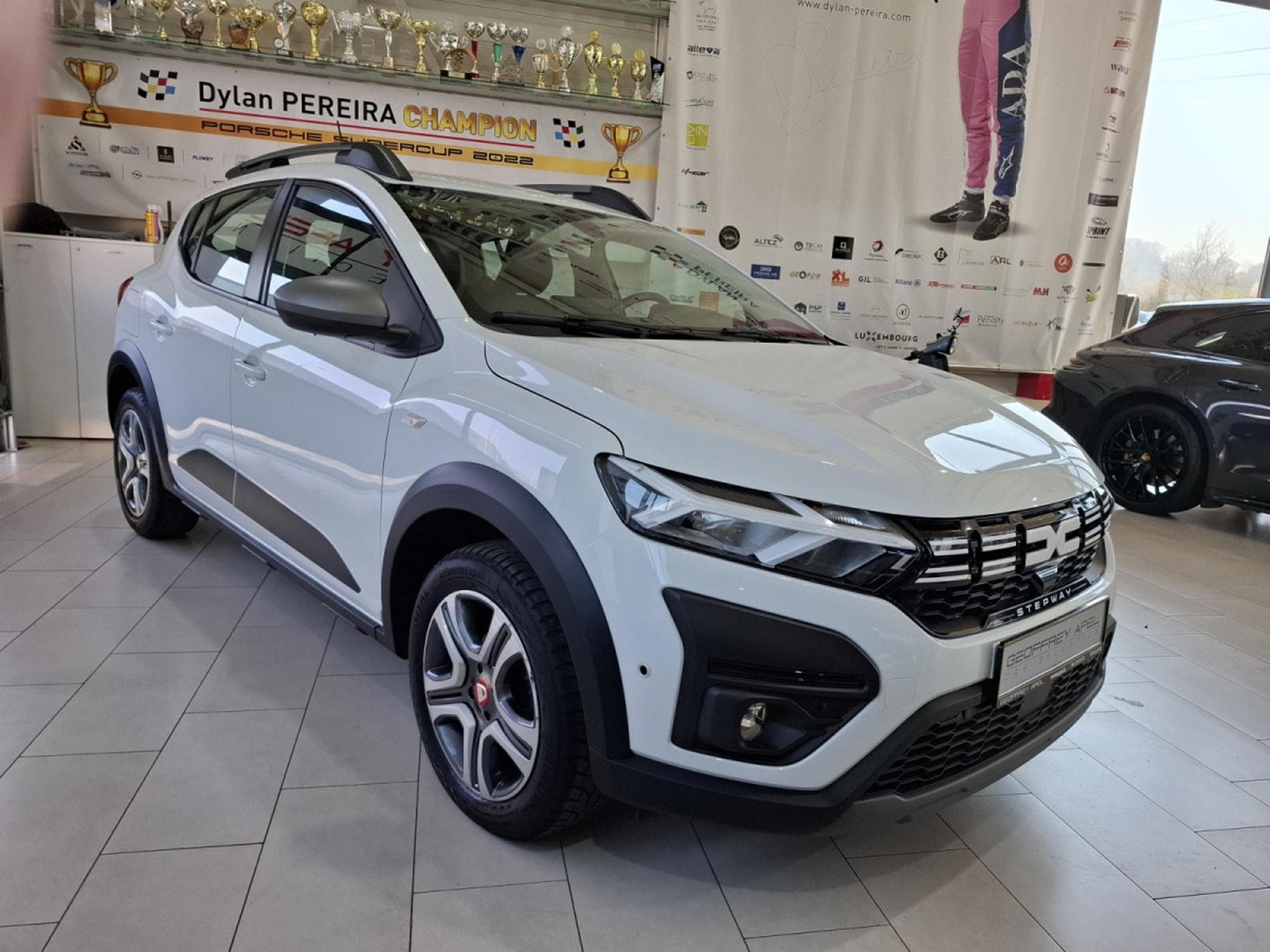 Dacia Sandero 1.0 TCe 90 Stepway, B.Auto., 1 HAND, CAMERA, NAVI, PDC, REGU (2023) - Photo 4