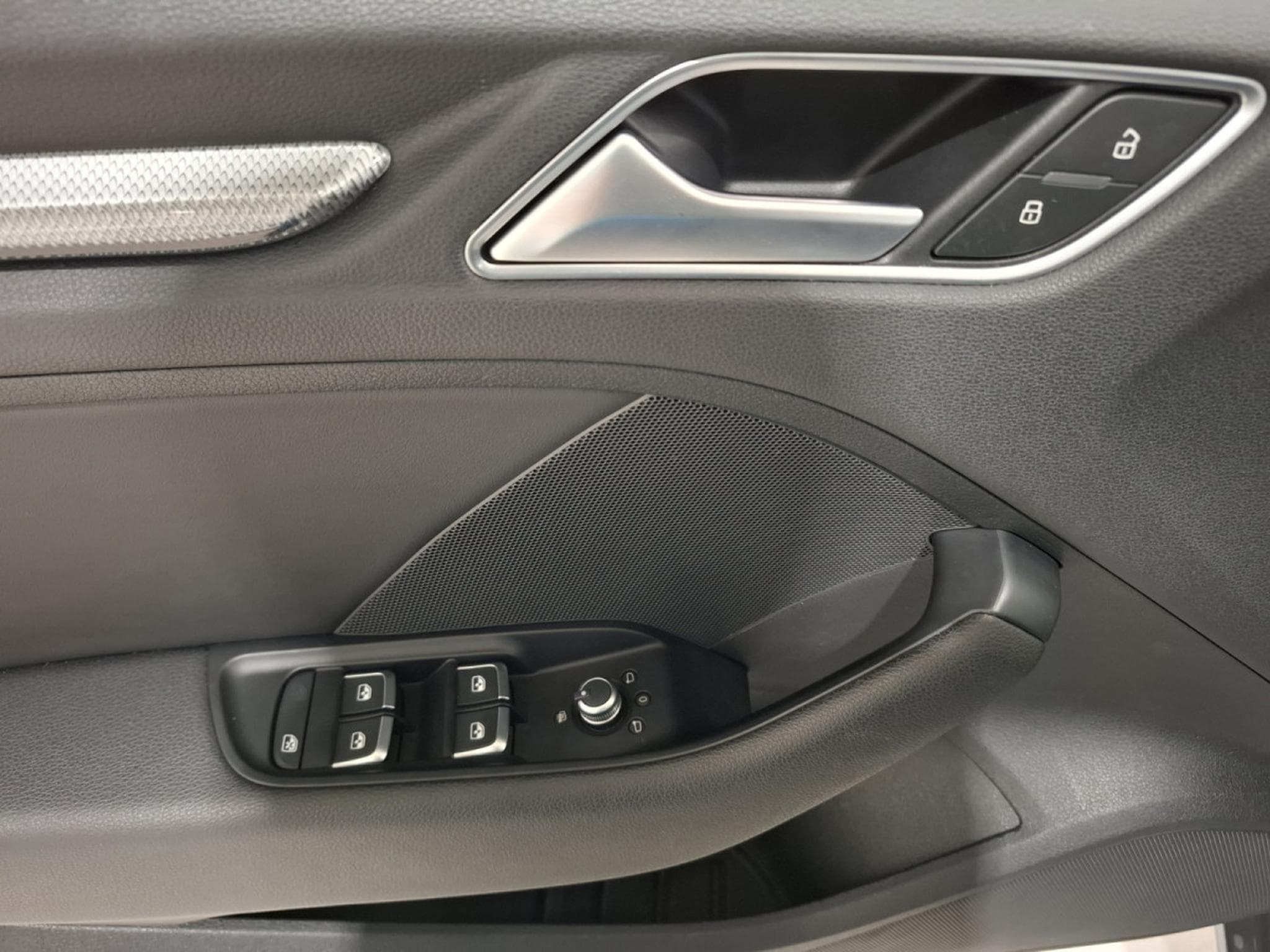 Audi A3 30 TFSI 116 SPORTBACK S-TRONIC DESIGN, CUIR, NAVI, XENON, LE (2017) - Photo 11