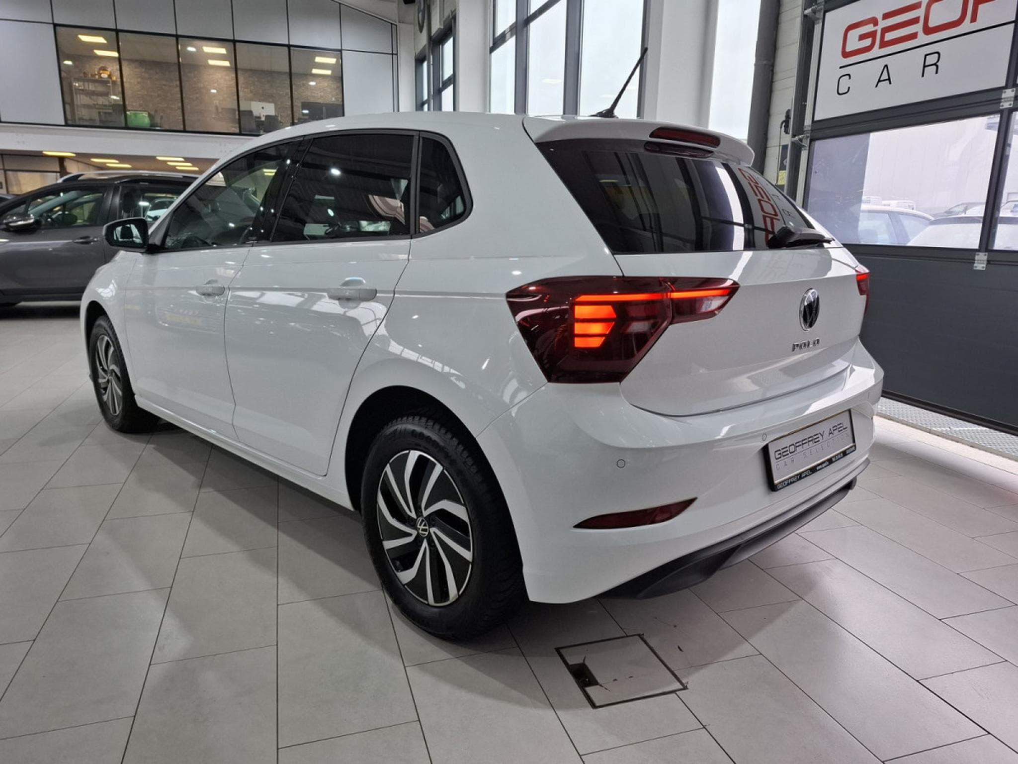 VW Polo 1.0 TSI 95 LIFE, 1 HAND, DIGITAL COCKPIT, CARPLAY, NAVI, FRA (2023) - Photo 2