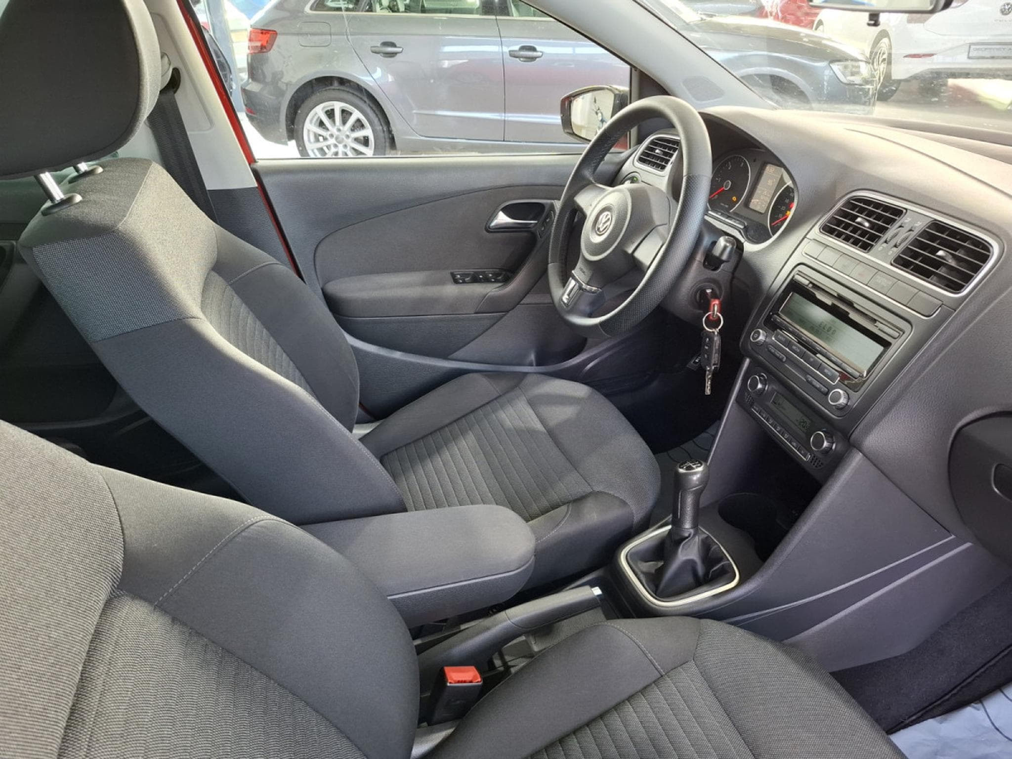 VW Polo 1.6 TDI 105 Comfortline GARANTIE 12 MOIS (2010) - Photo 11