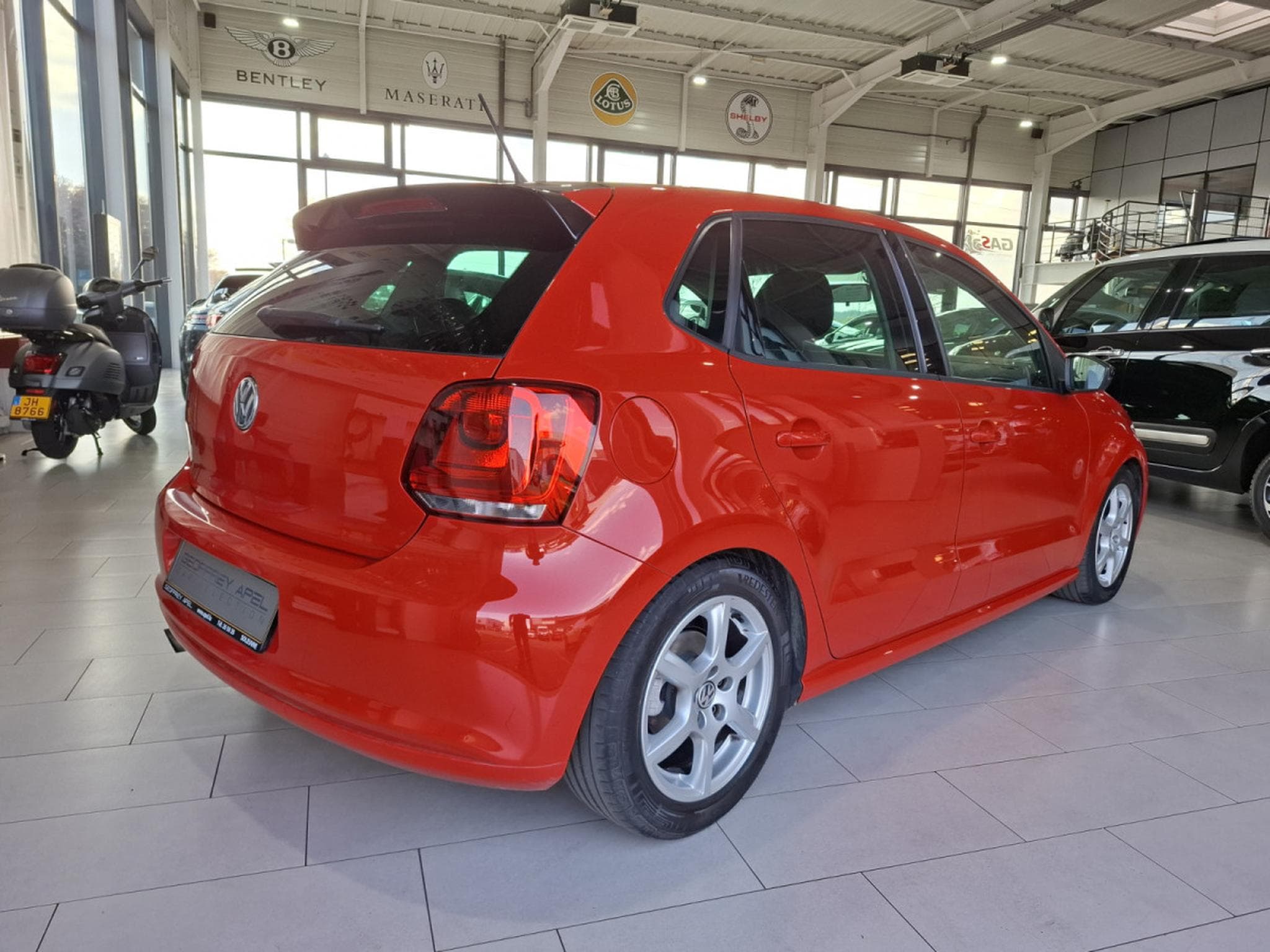 VW Polo 1.6 TDI 105 Comfortline GARANTIE 12 MOIS (2010) - Photo 2