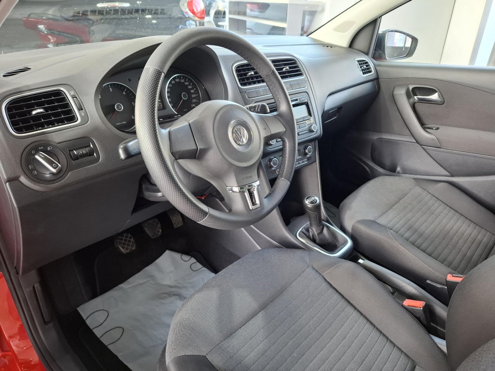 VW Polo 1.6 TDI 105 Comfortline GARANTIE 12 MOIS (2010) - Photo 8