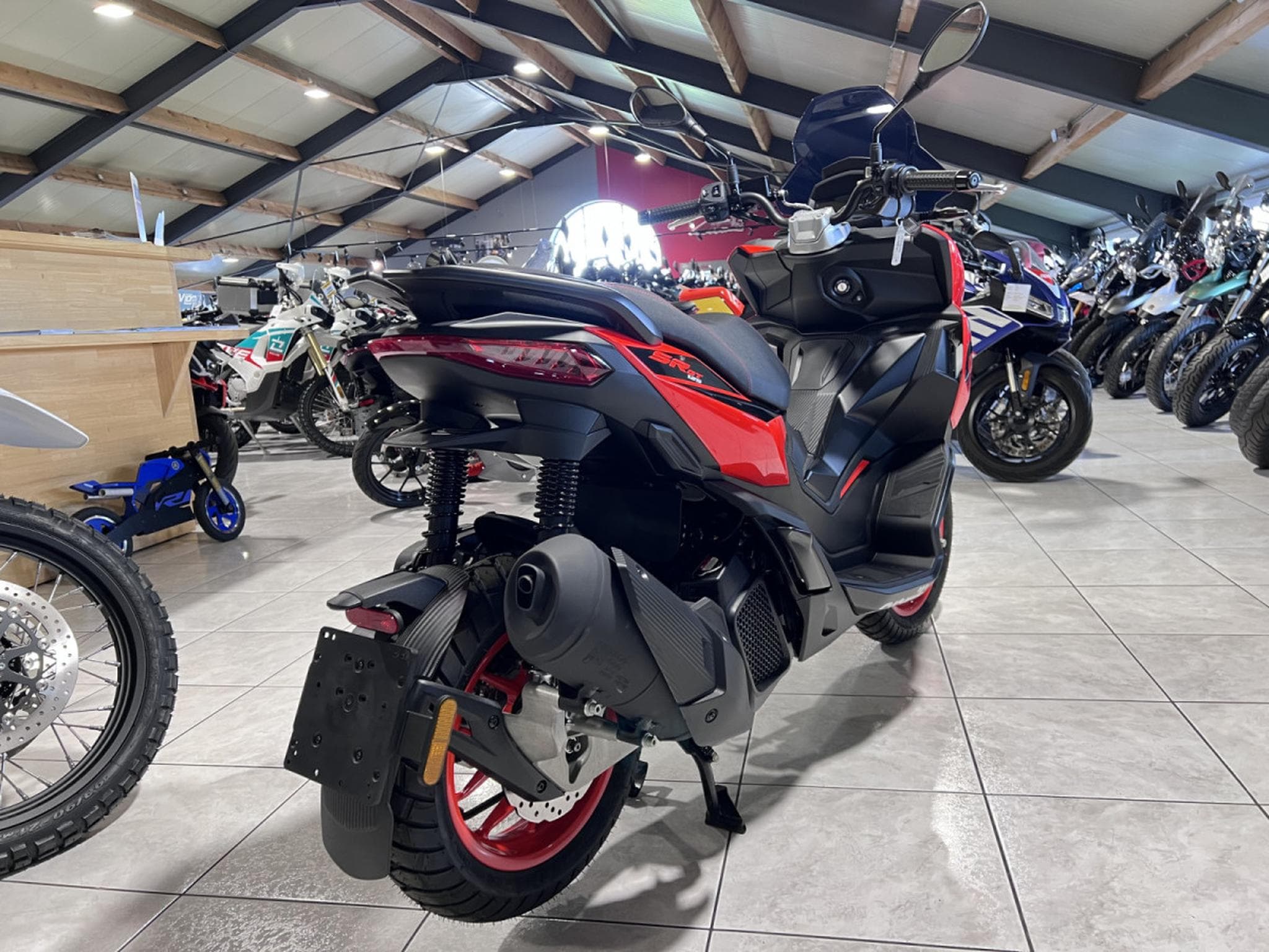 Aprilia SR GT SPORT RED (2026) - Photo 3