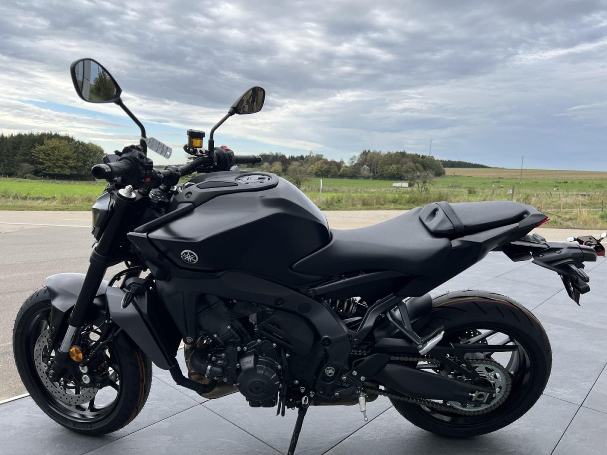 Yamaha MT09 Y-AMT (2025) - Photo 4