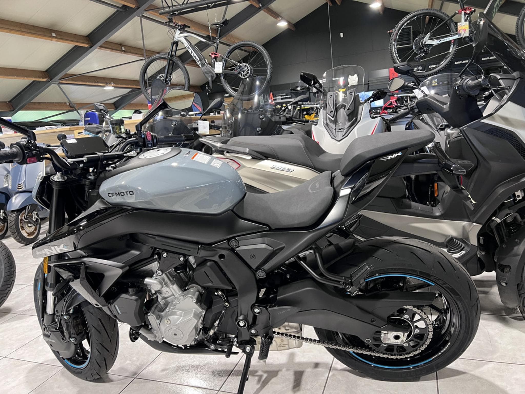 CF Moto 675 NK (2026) - Photo 4