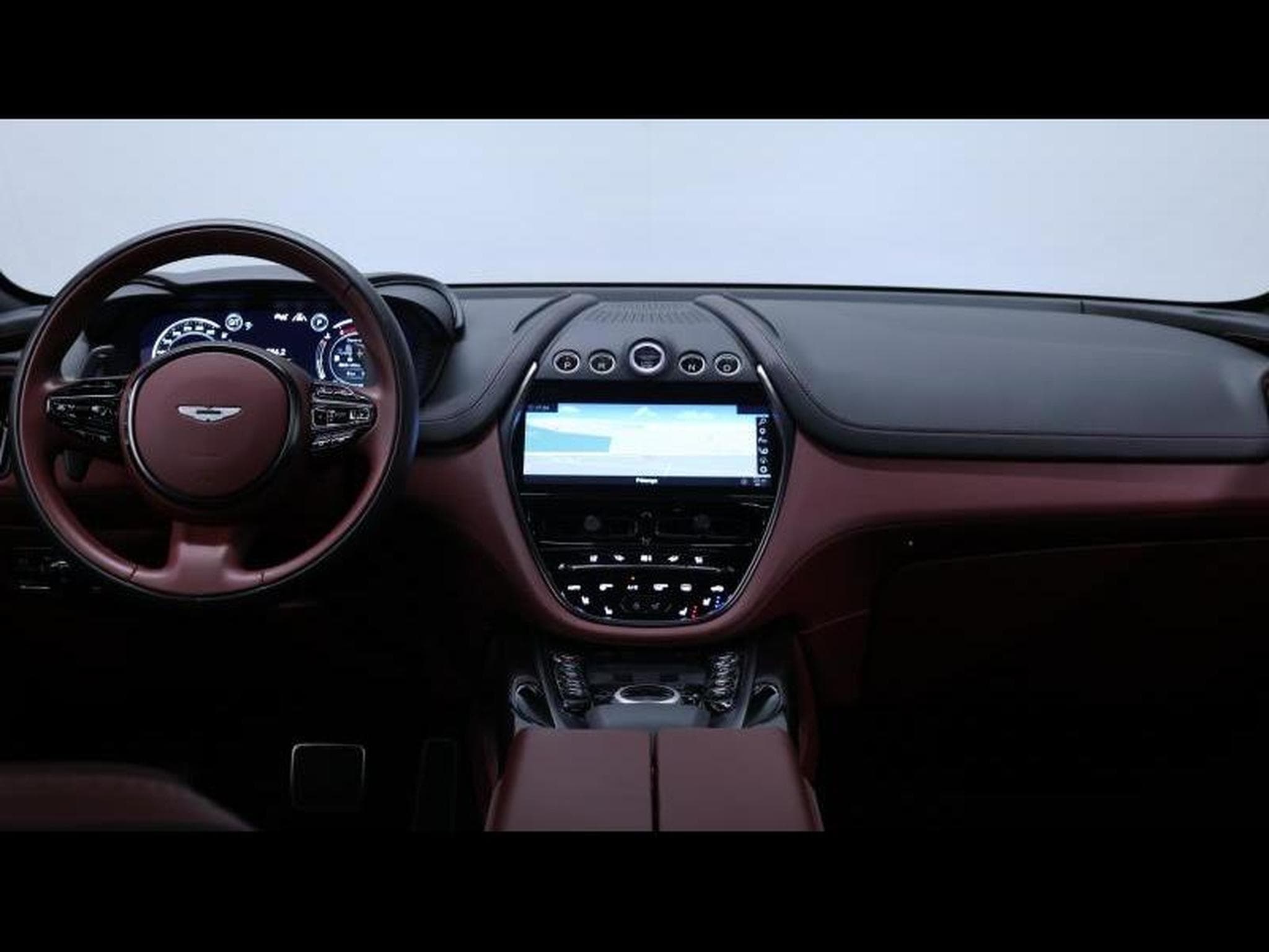 Aston-Martin DBX 4.0 V8 550 (2021) - Photo 15