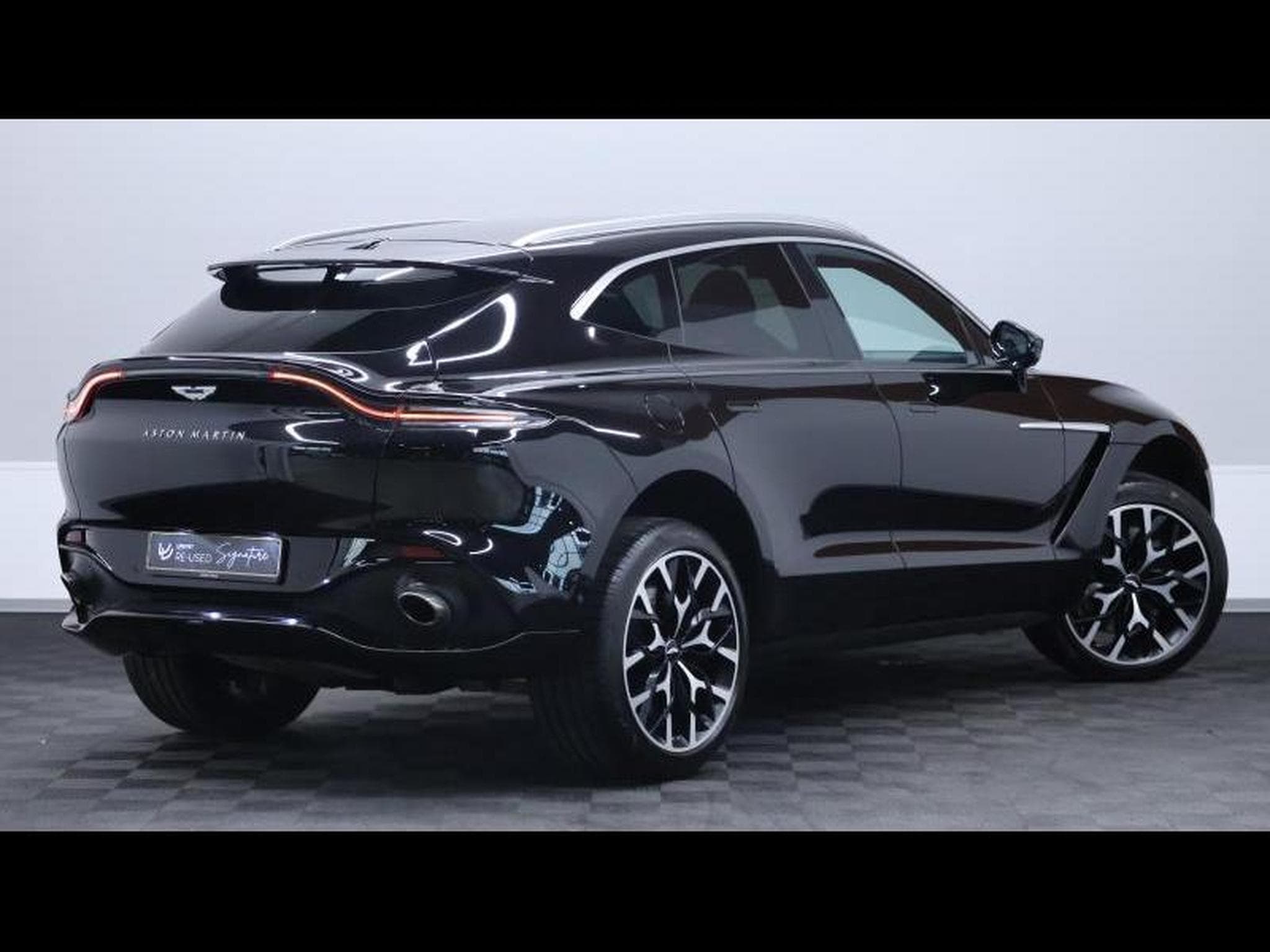 Aston-Martin DBX 4.0 V8 550 (2021) - Photo 5