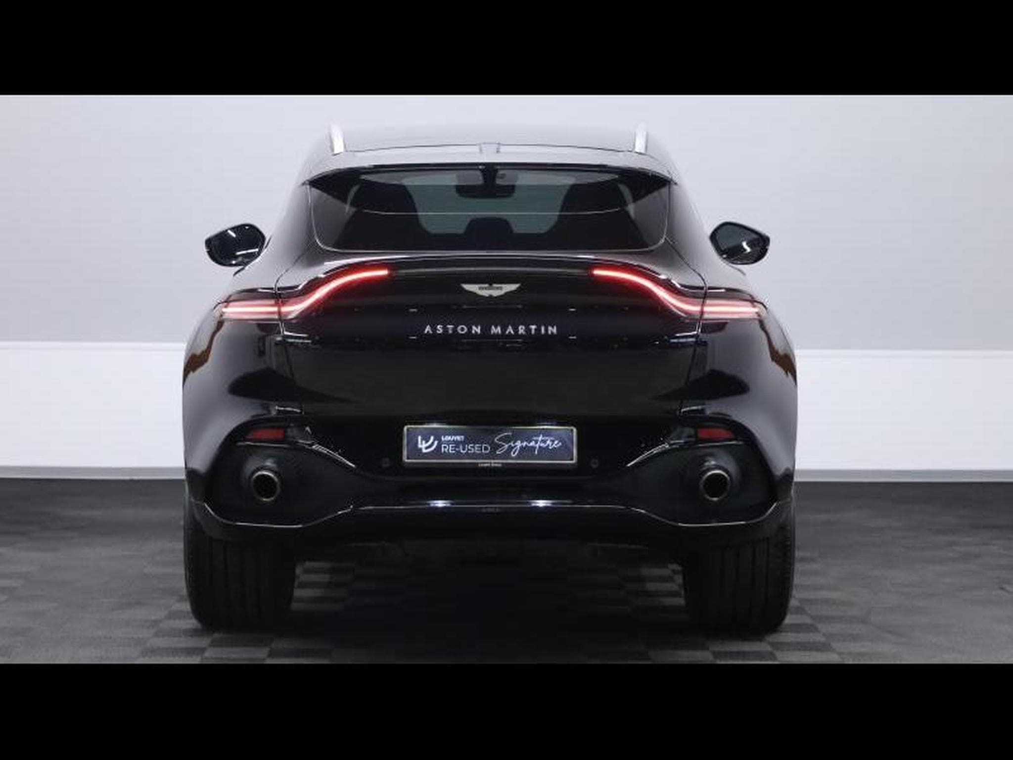 Aston-Martin DBX 4.0 V8 550 (2021) - Photo 6