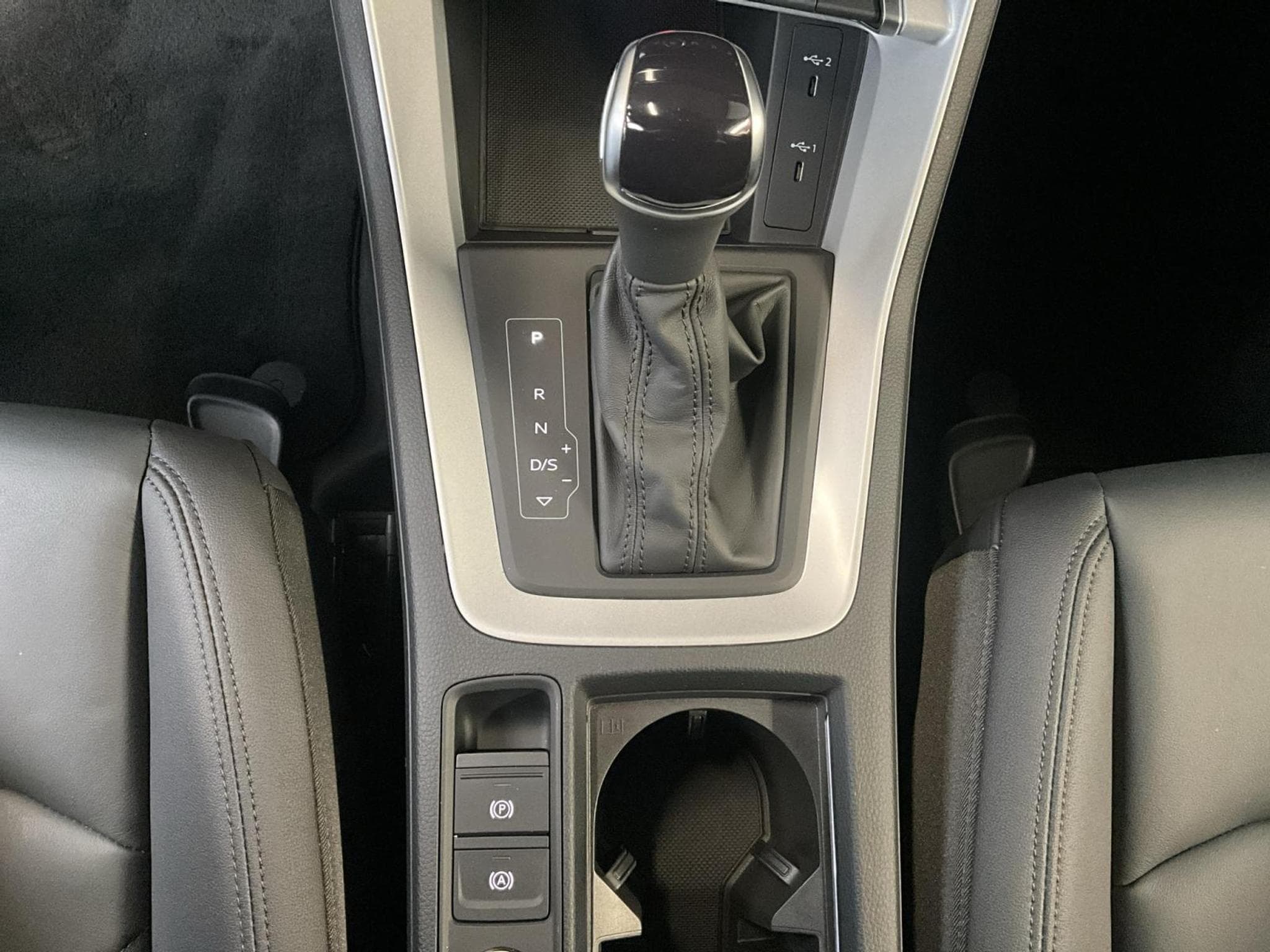 Audi Q3 35TDI+S-TRONIC+Led+Navi (2023) - Foto 14