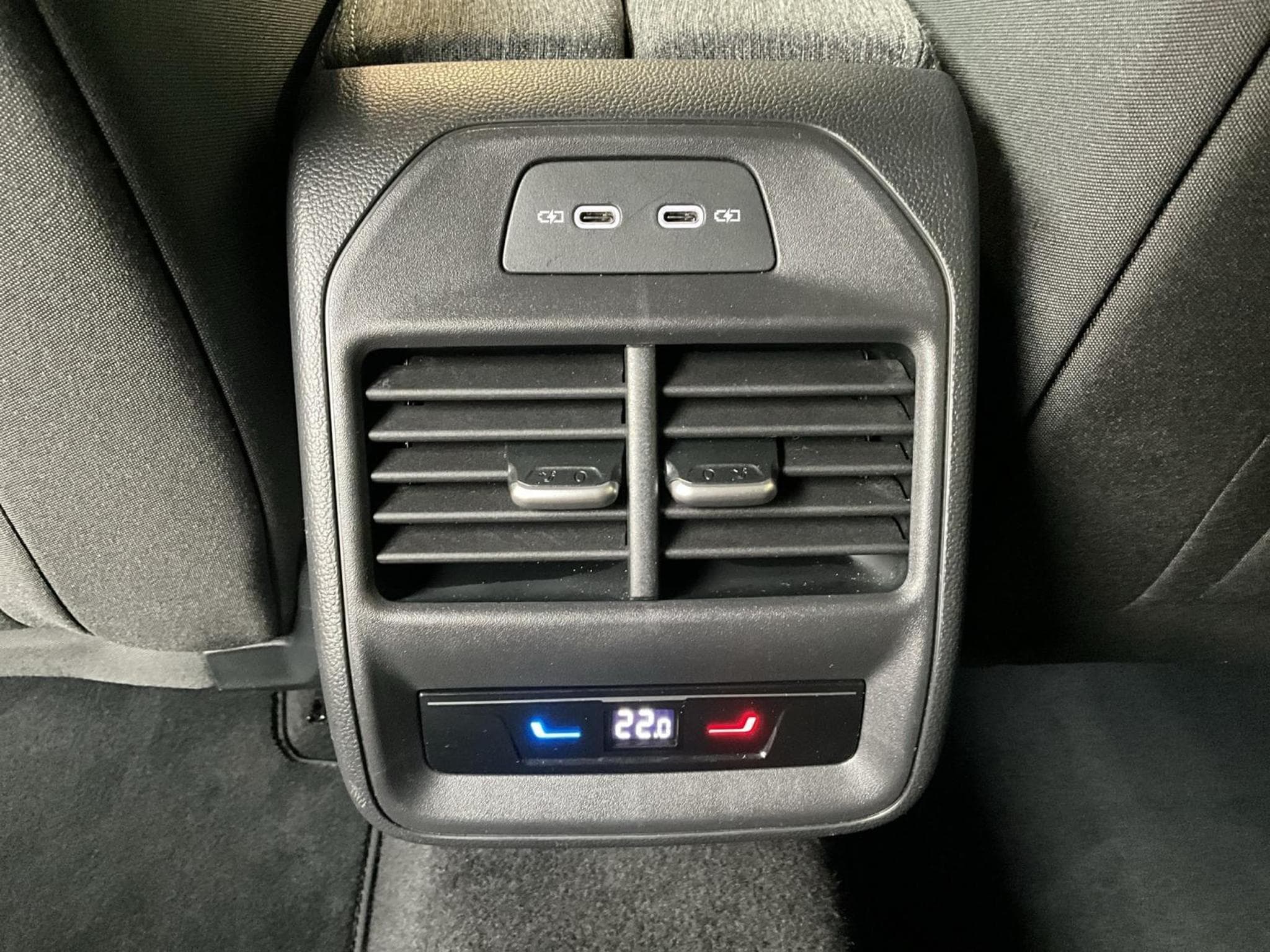 Skoda Superb Combi+Selection+DSG+Led+AHK (2025) - Photo 19
