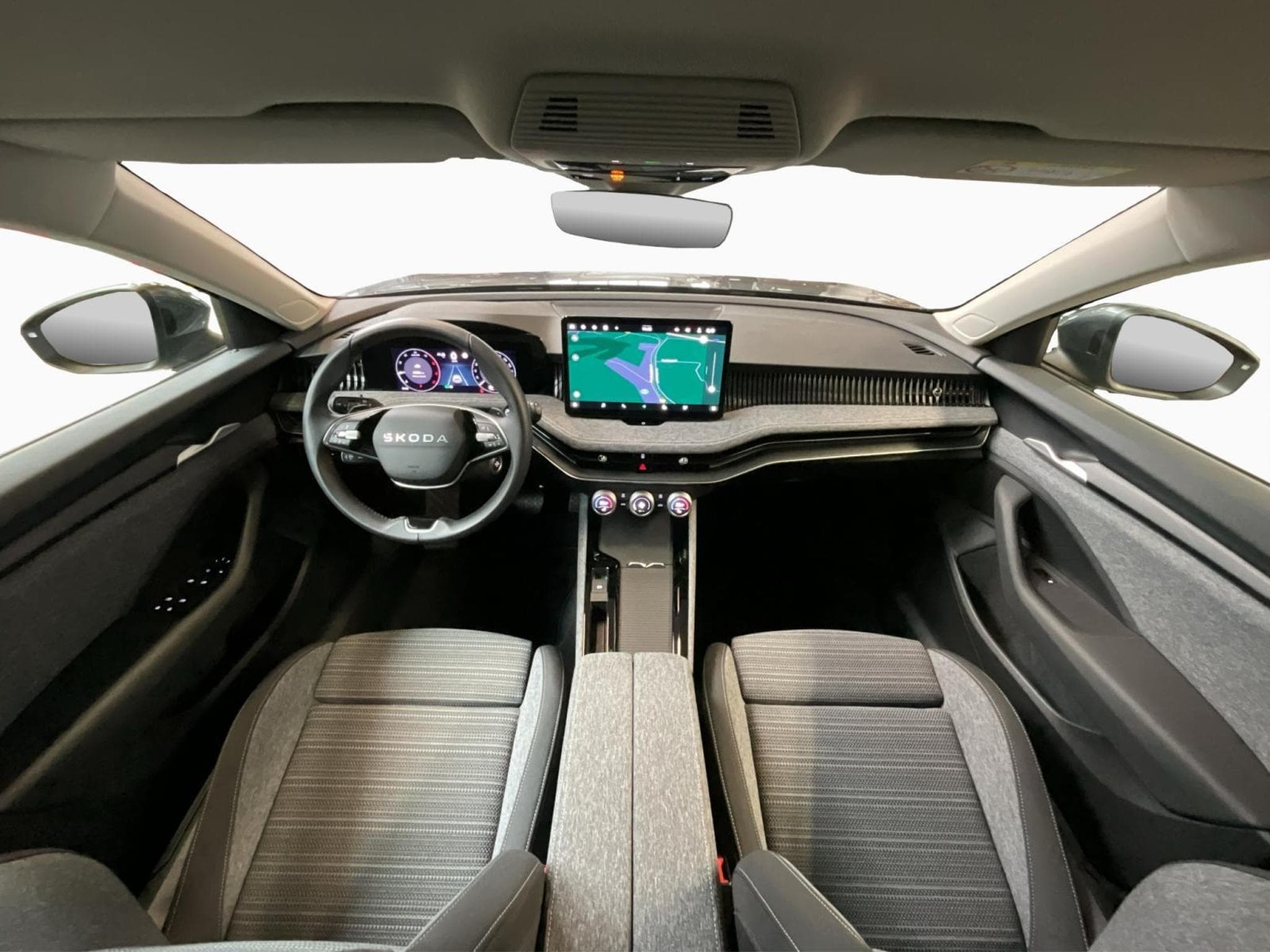 Skoda Superb Combi+Selection+DSG+Led+AHK (2025) - Photo 2