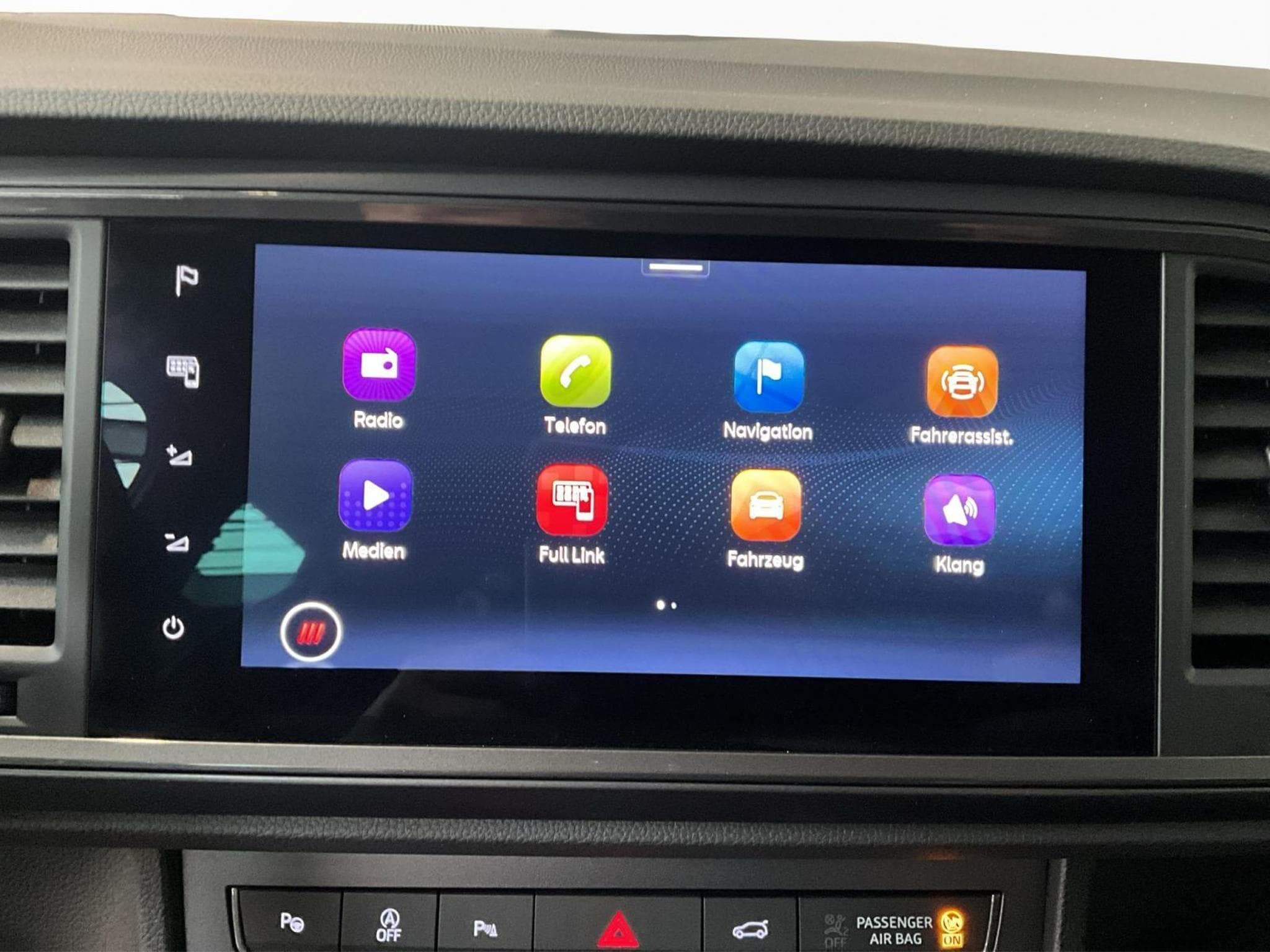 Cupra Ateca DSG+RearView+P.-Safe-Drive.XL+LED+Navi (2025) - Photo 15