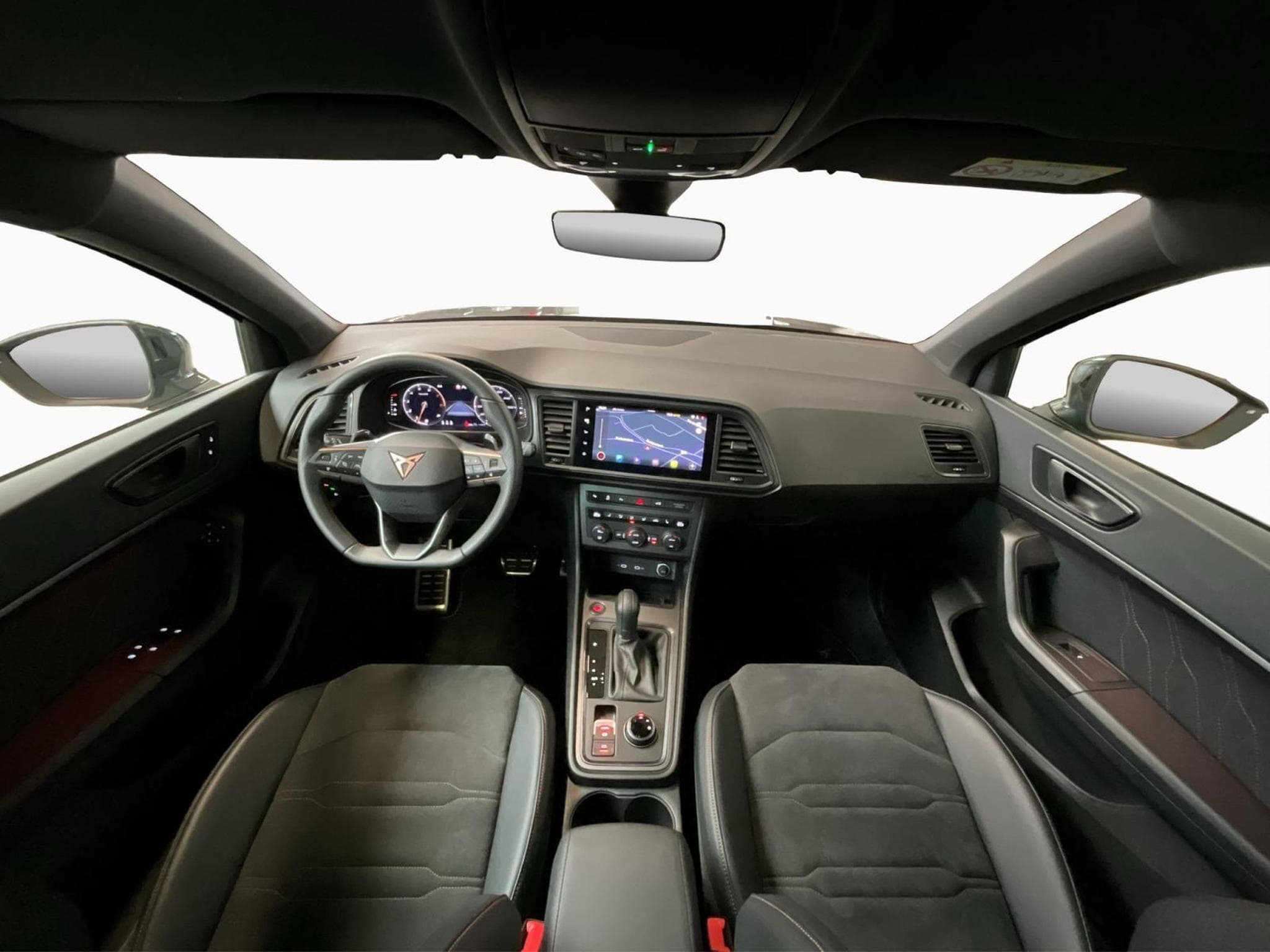 Cupra Ateca DSG+RearView+P.-Safe-Drive.XL+LED+Navi (2025) - Photo 2