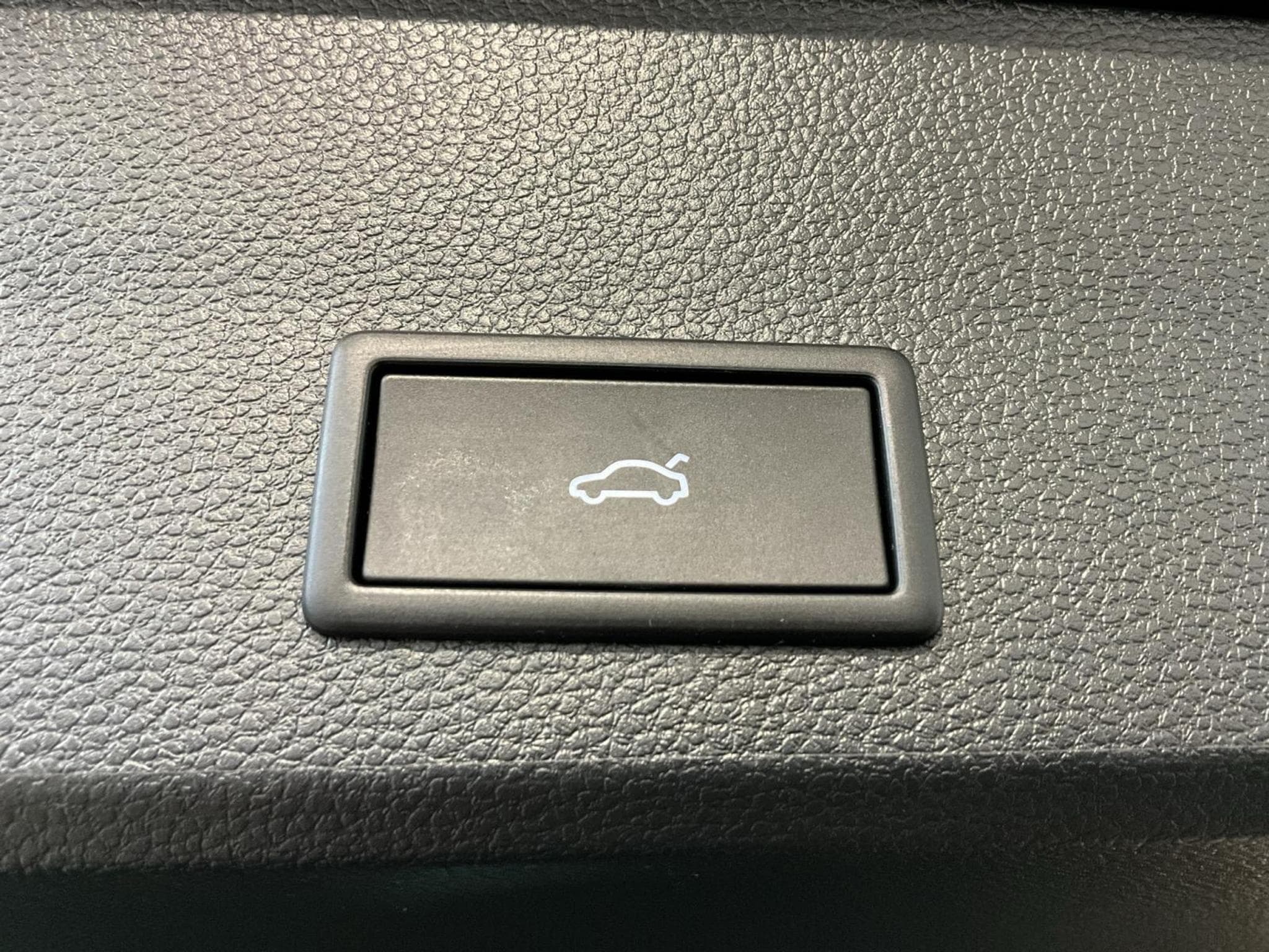 Cupra Ateca DSG+RearView+P.-Safe-Drive.XL+LED+Navi (2025) - Photo 20