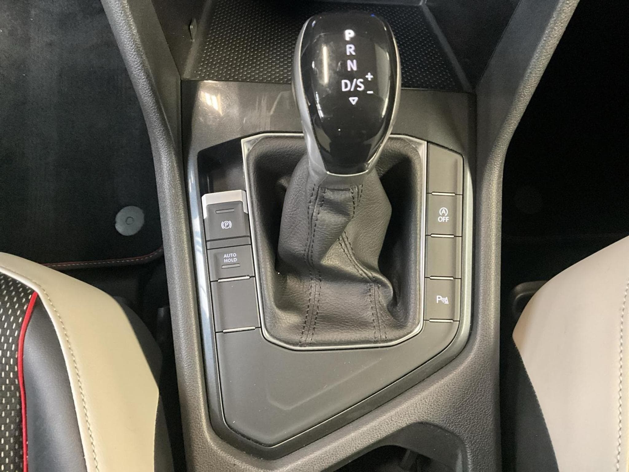 VW Tiguan Life-Urban-Sport+DSG+Led+Head+Sound (2024) - Photo 14