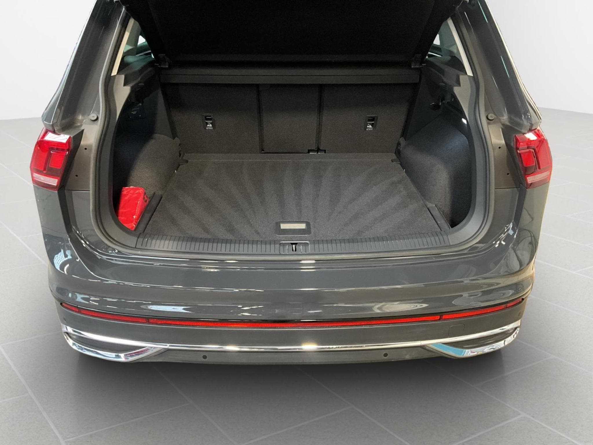 VW Tiguan Life-Urban-Sport+DSG+Led+Head+Sound (2024) - Photo 20