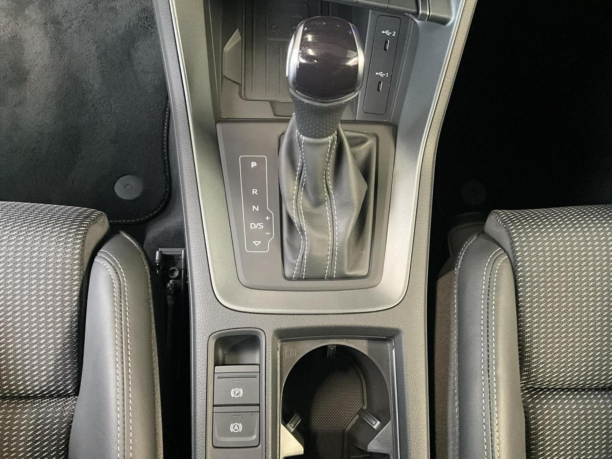Audi Q3 SB+S-Line+40TDI+Quattro+S-Tronic+LED (2025) - Photo 12